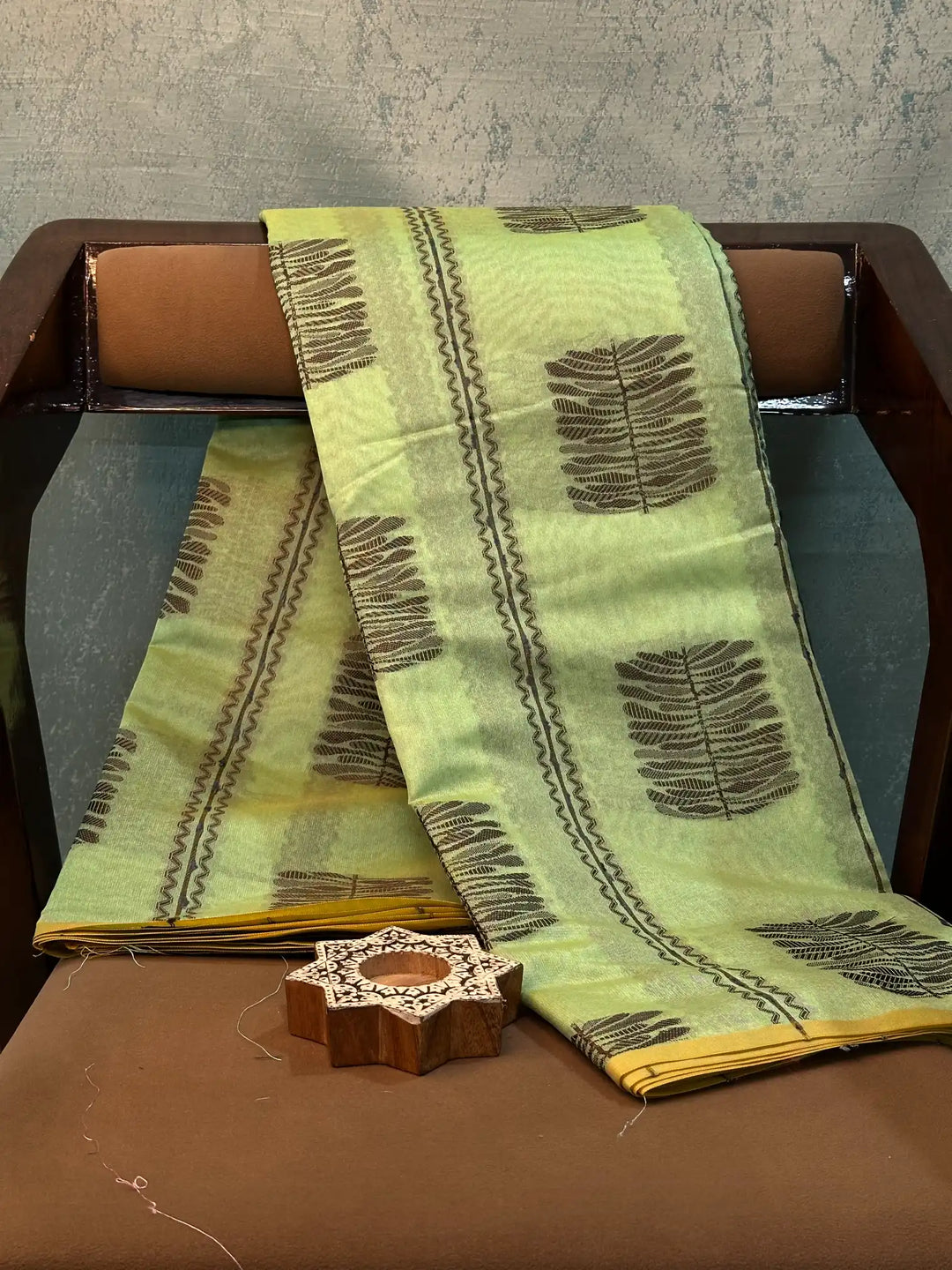Eccentric Weave Softsilk Traditional Banarasi Saree