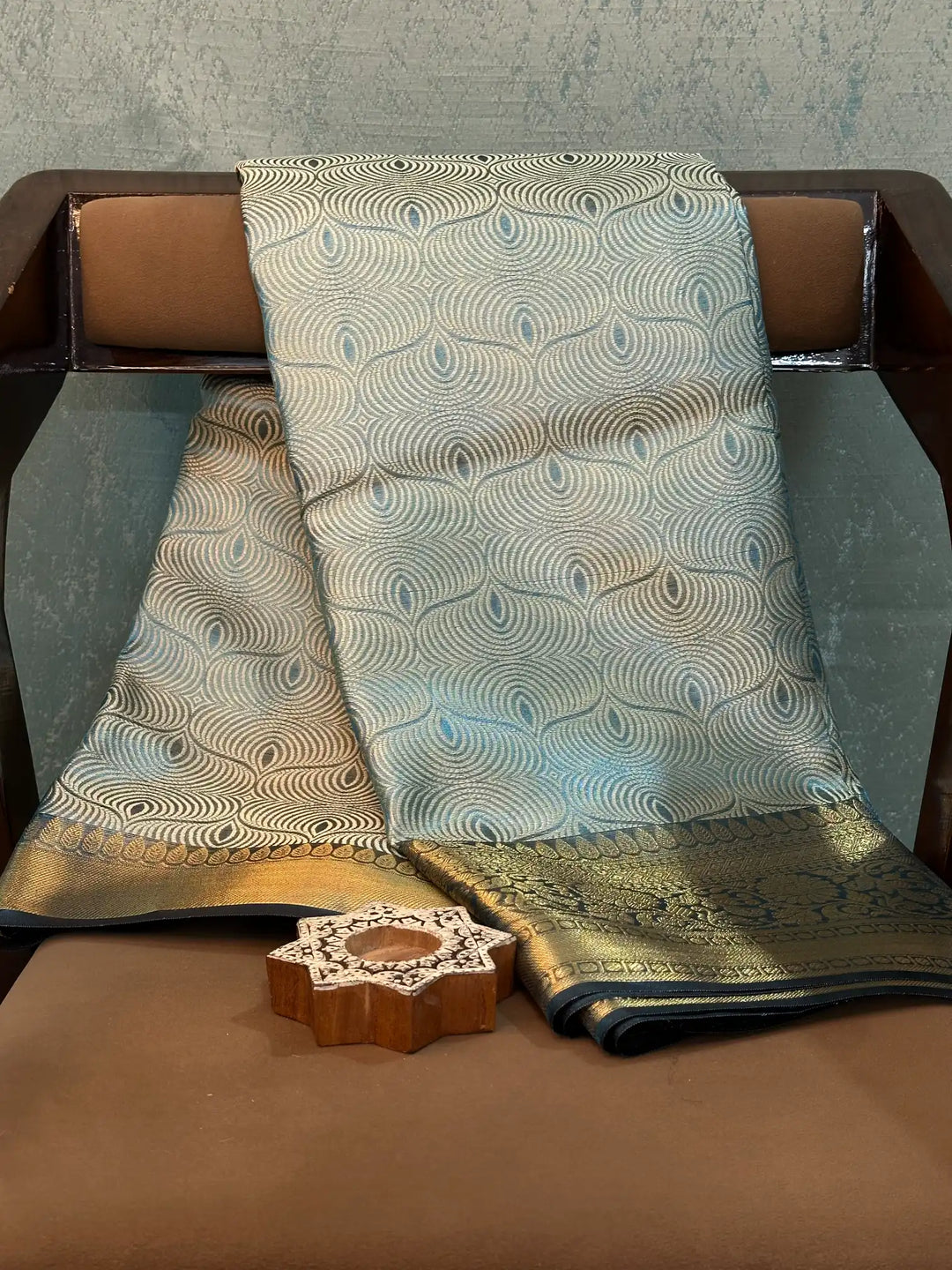 Contemporary Weave Kora Tissue Silk Banarasi Saree