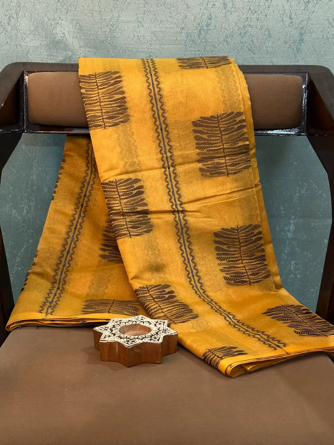 Contemporary Weave Kora Tissue Silk Banarasi Saree