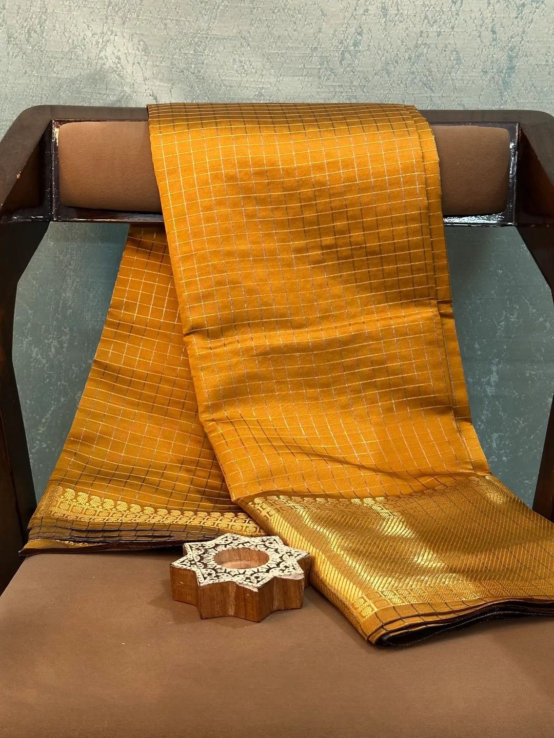 Contemporary Weave Kora Tissue Silk Banarasi Saree