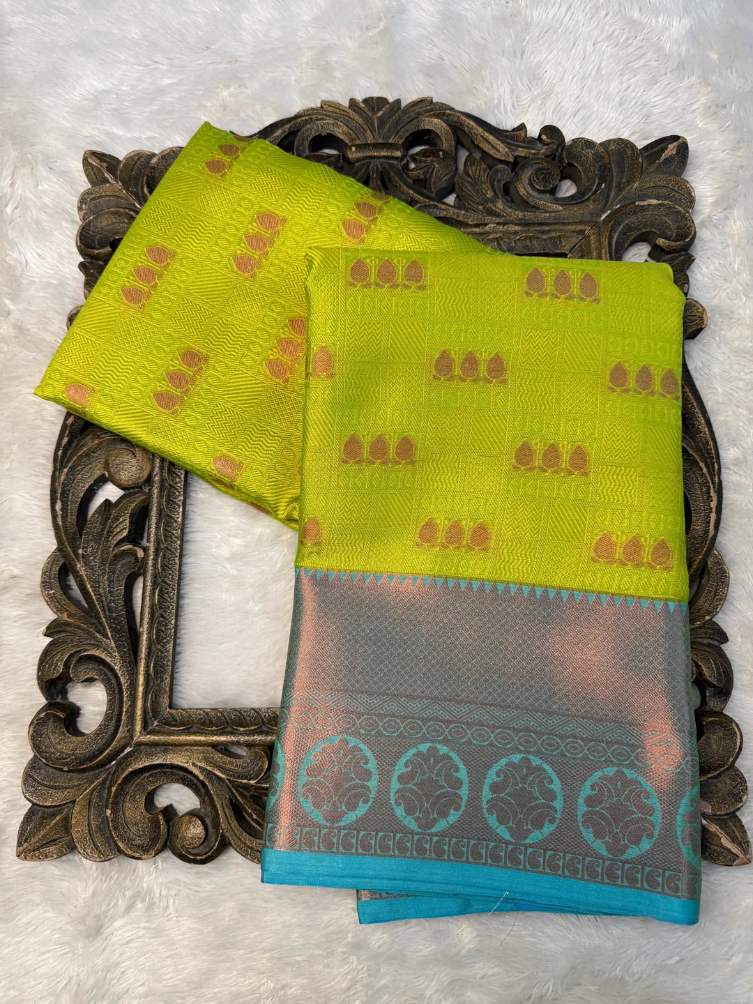Contemporary Weave Kora Tissue Silk Banarasi Saree