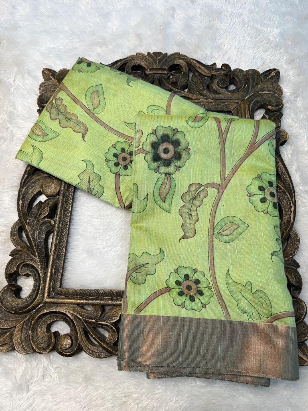 Contemporary Weave Kora Tissue Silk Banarasi Saree