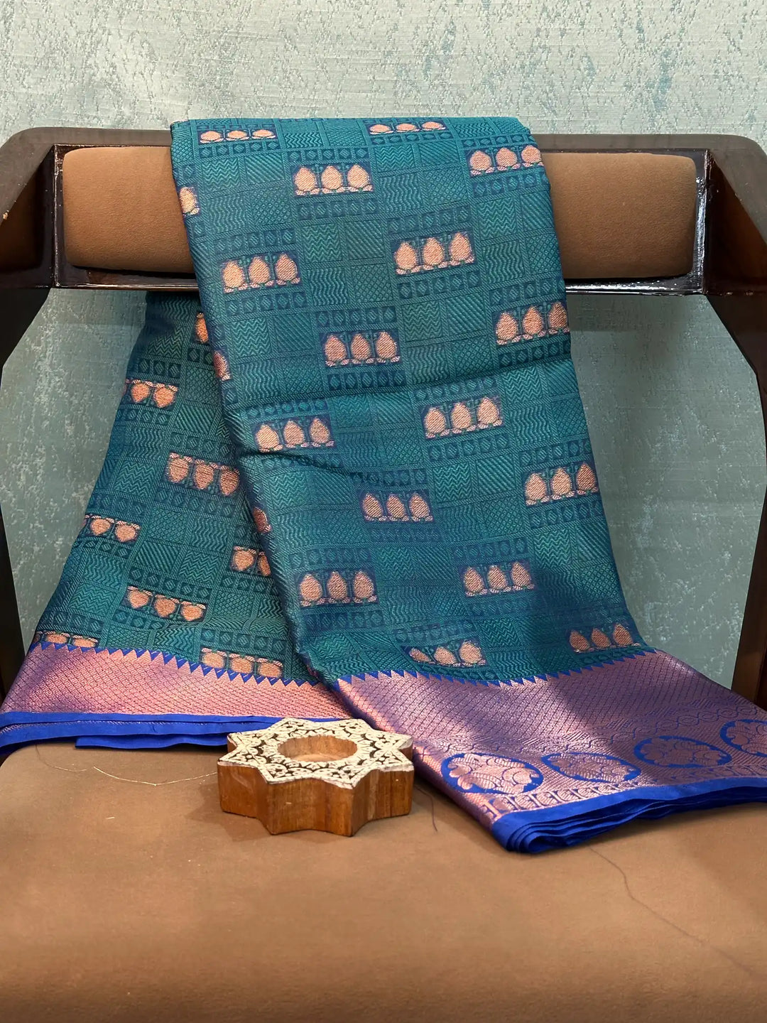 Contemporary Weave Kora Tissue Silk Banarasi Saree