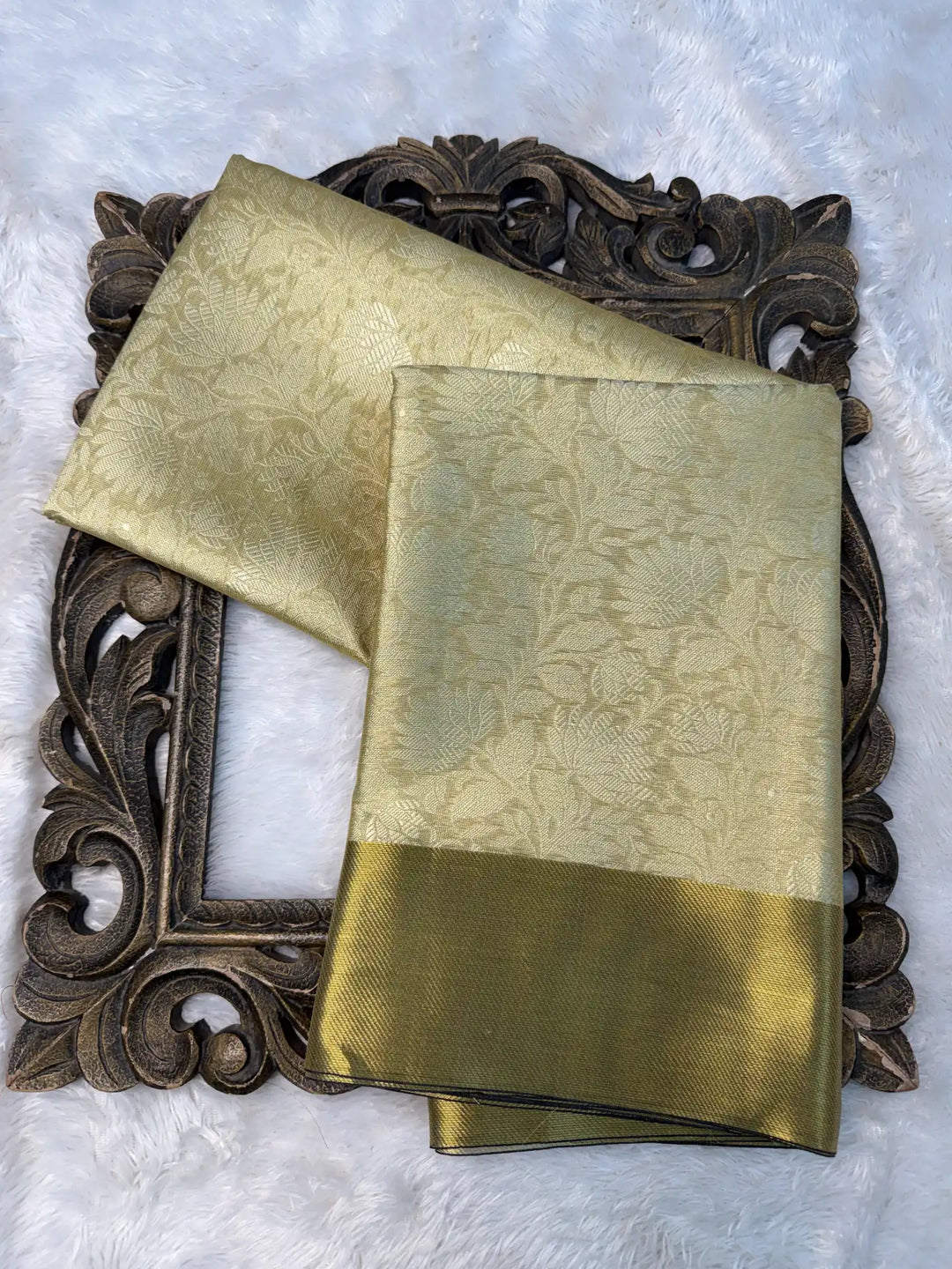 Eccentric Weave Softsilk Traditional Banarasi Saree