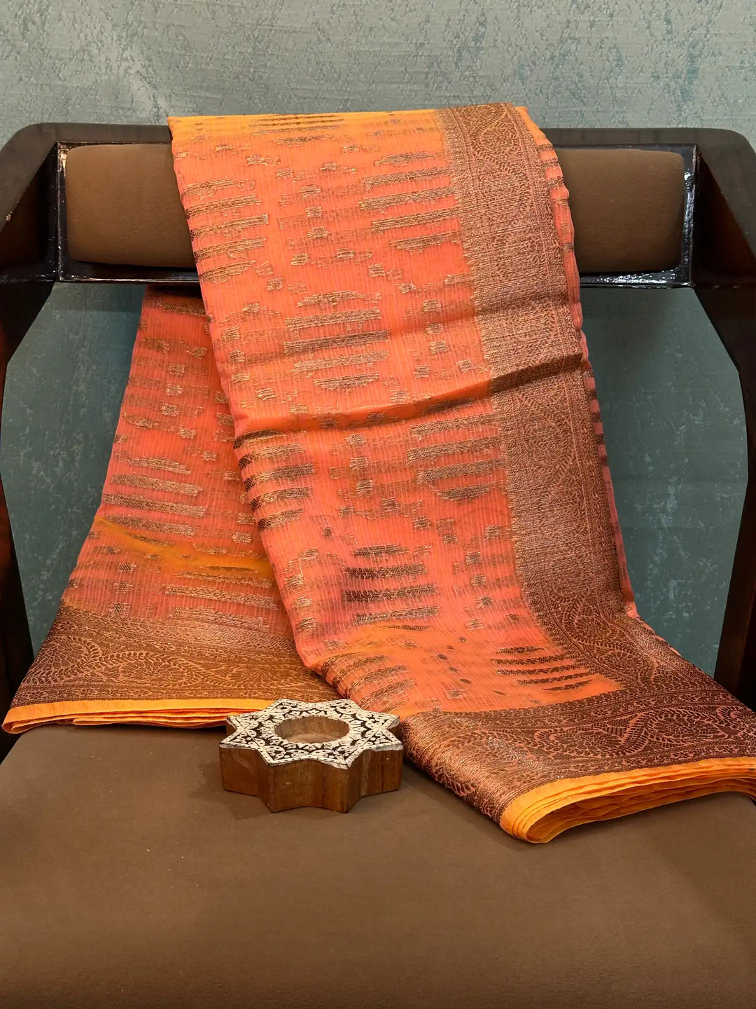 Contemporary Weave Kora Tissue Silk Banarasi Saree