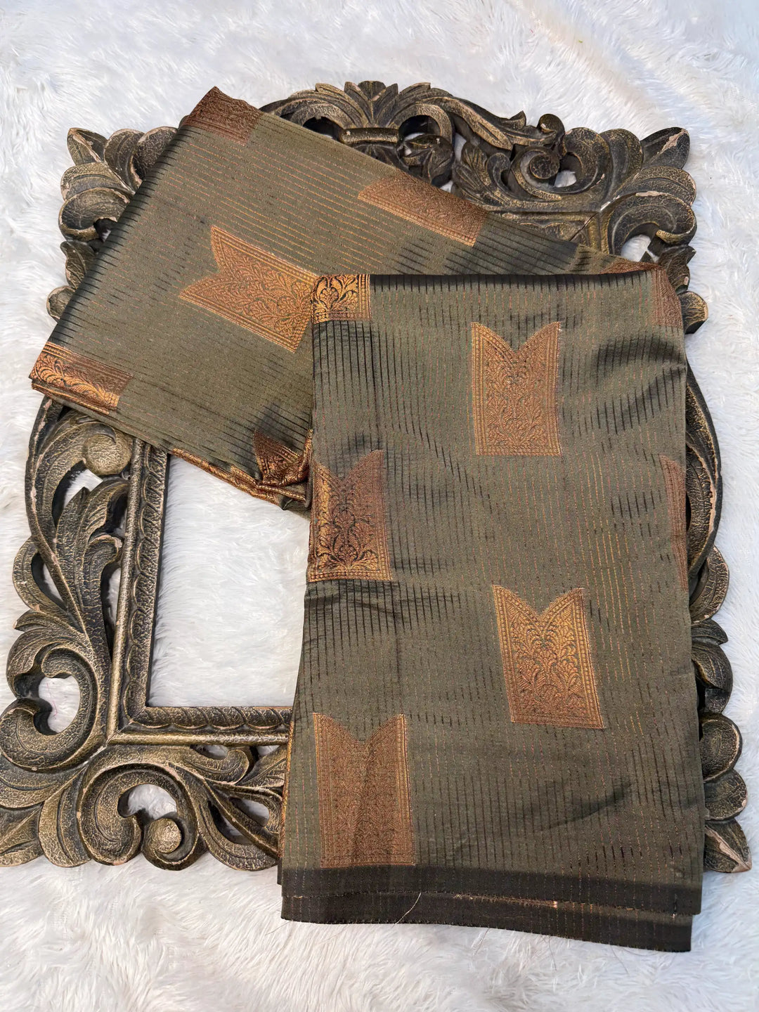 Eccentric Weave Softsilk Traditional Banarasi Saree