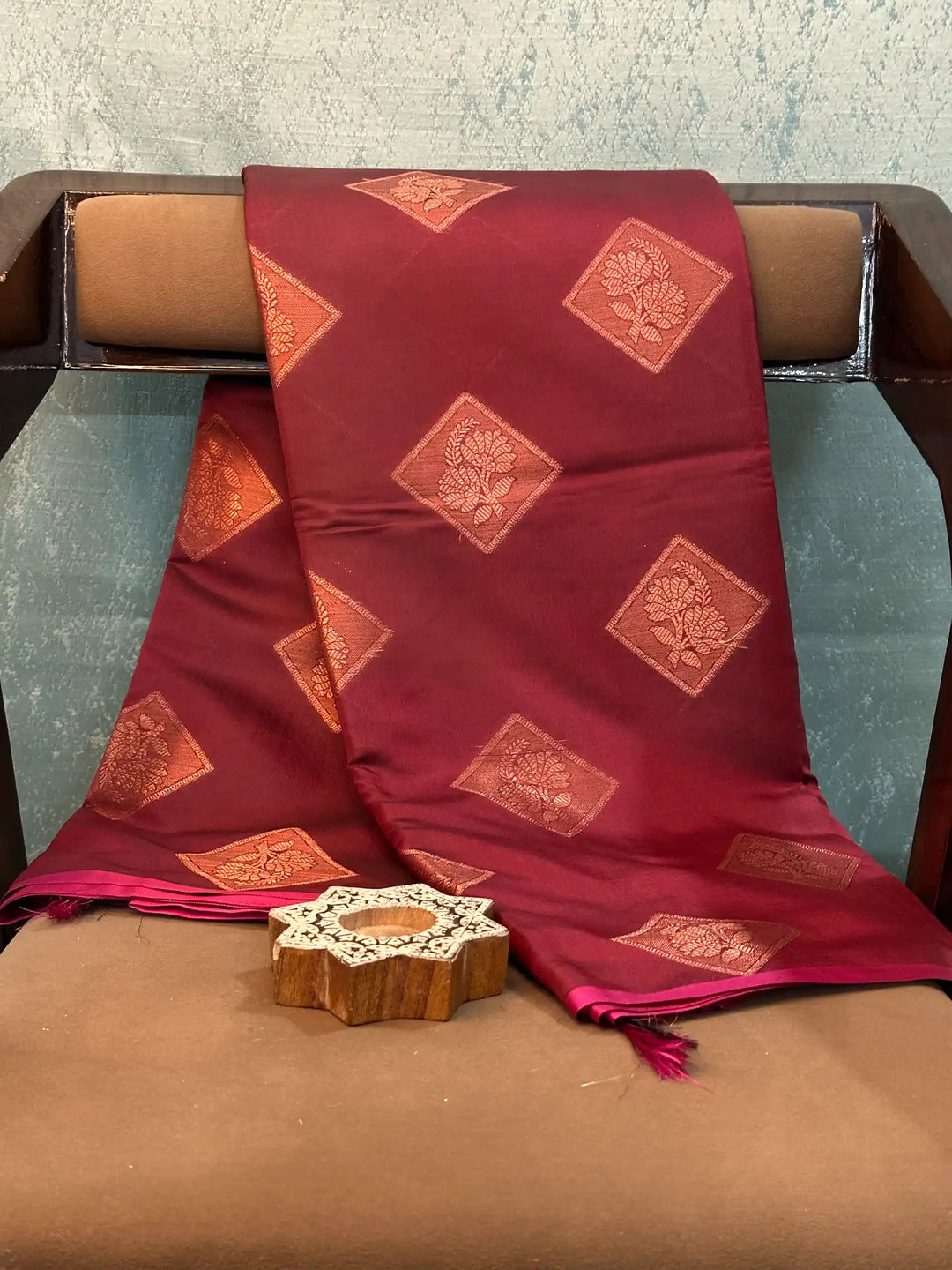 Contemporary Weave Kora Tissue Silk Banarasi Saree