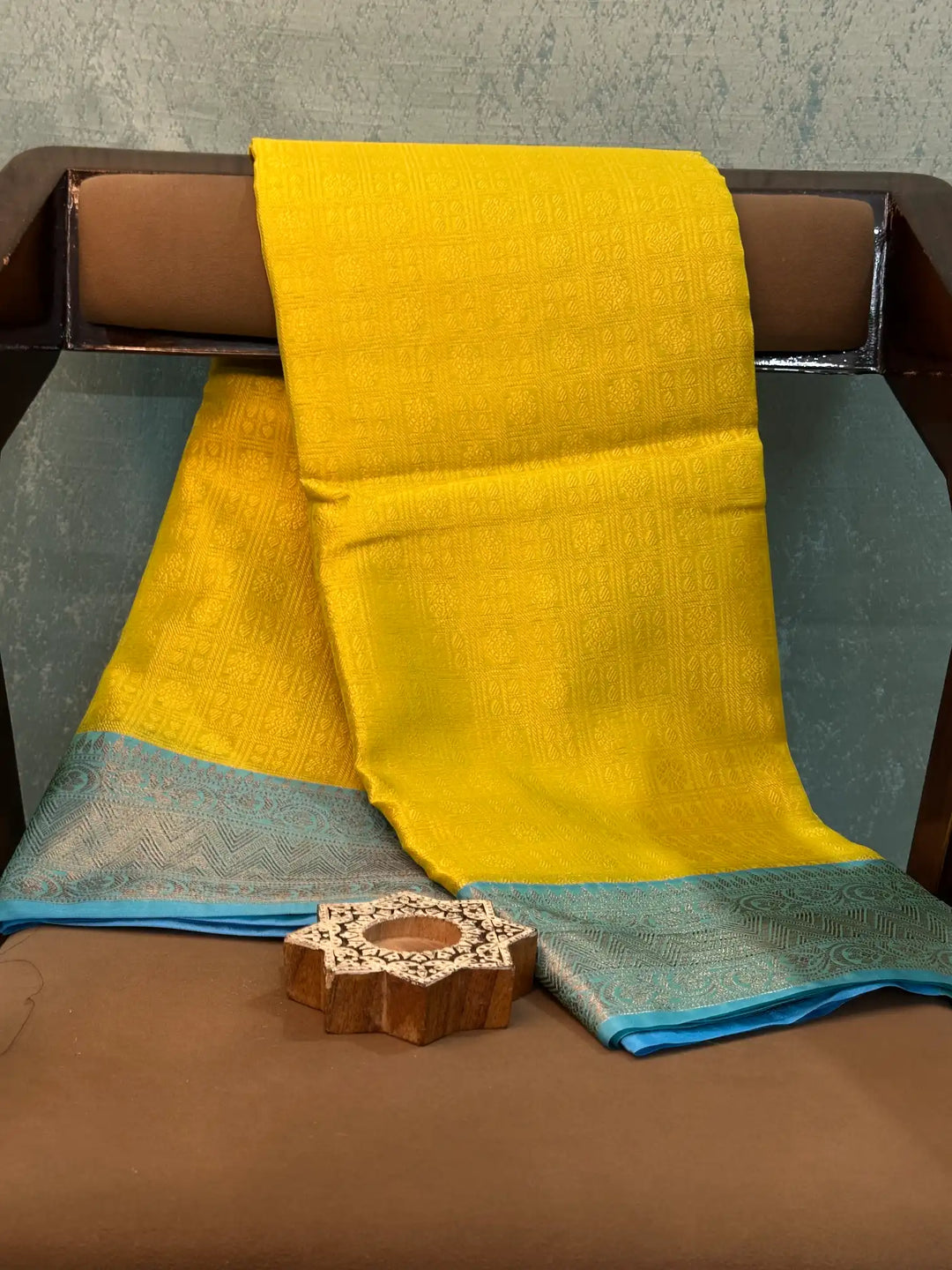 Contemporary Weave Kora Tissue Silk Banarasi Saree