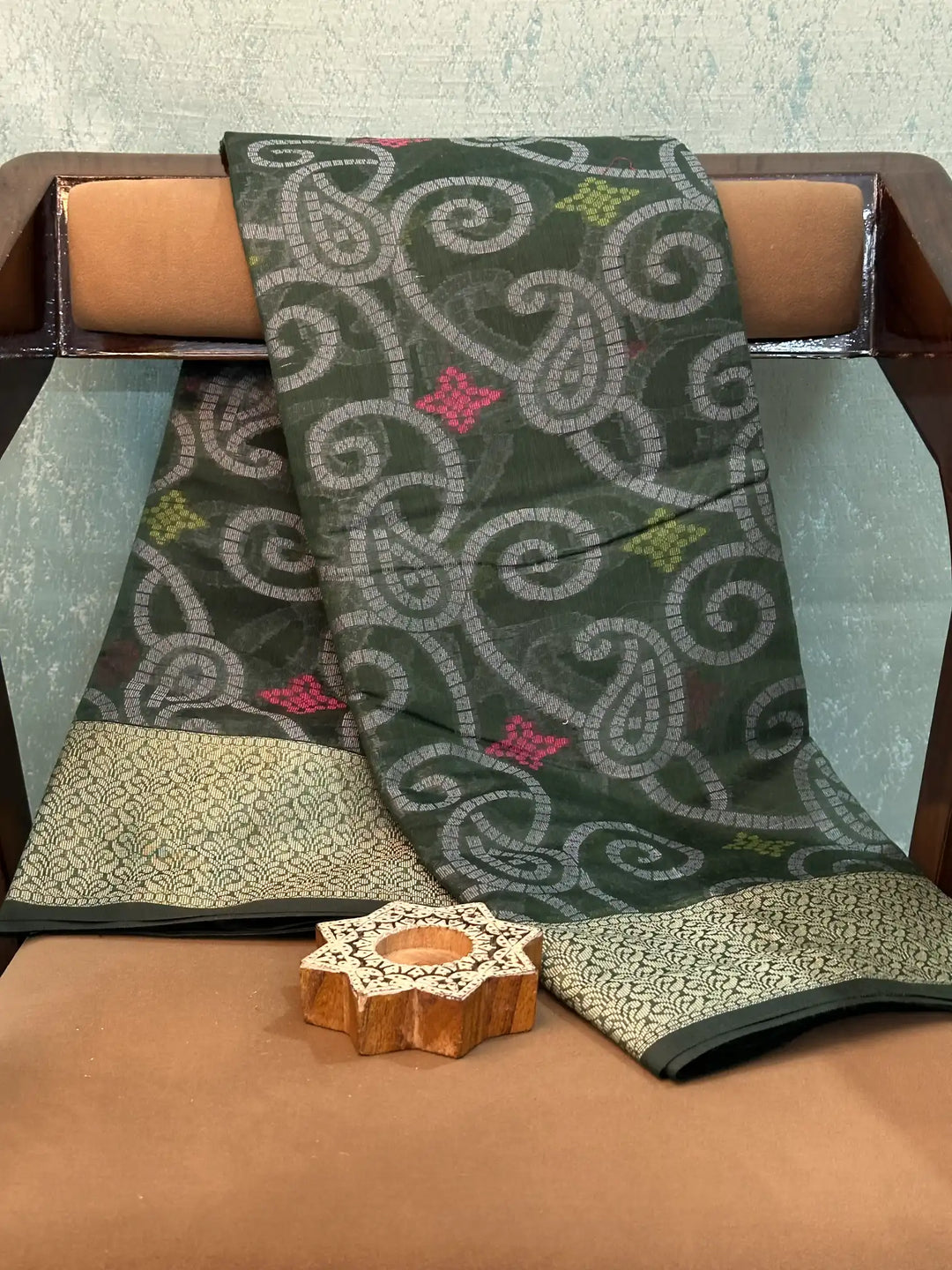 Contemporary Weave Kora Tissue Silk Banarasi Saree