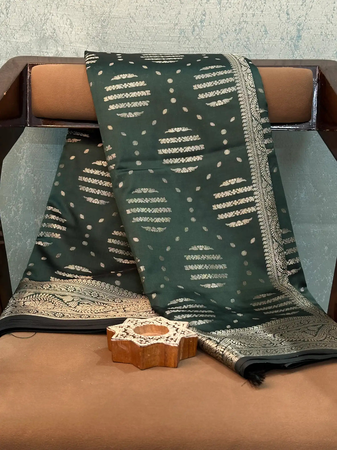 Contemporary Weave Kora Tissue Silk Banarasi Saree