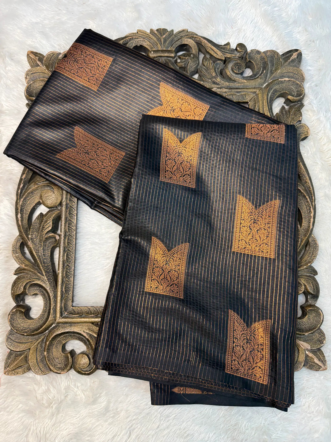 Contemporary Weave Kora Tissue Silk Banarasi Saree