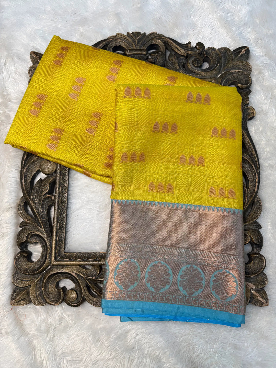 Eccentric Weave Softsilk Traditional Banarasi Saree