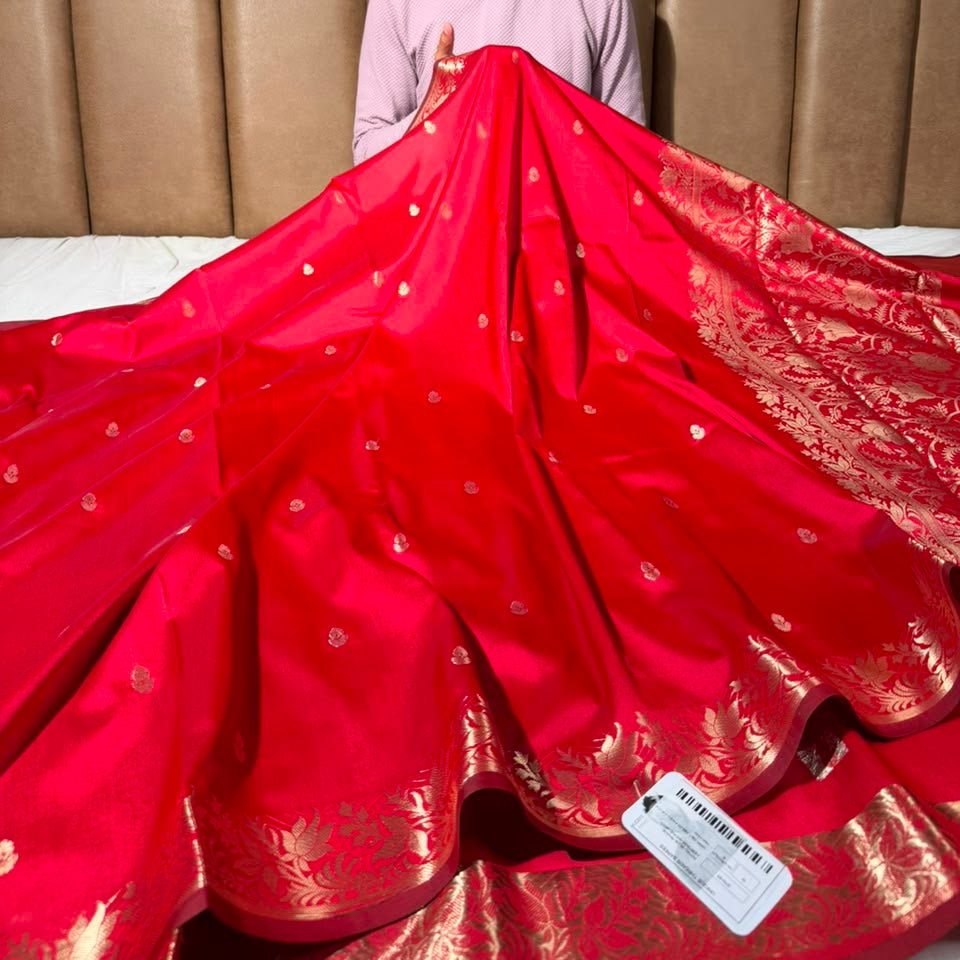 Pretty Red Soft Banarasi Silk Traditional Saree