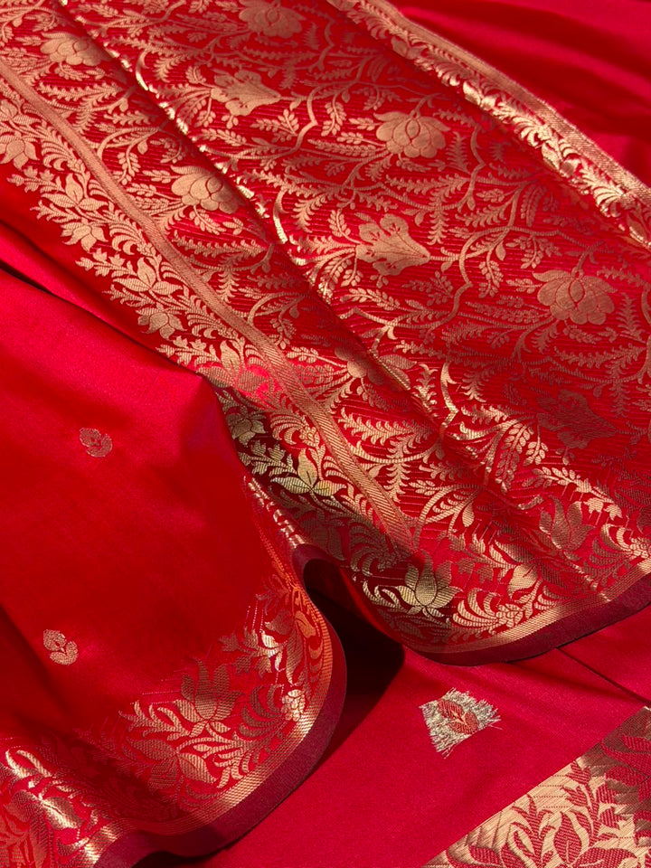 Pretty Red Soft Banarasi Silk Traditional Saree