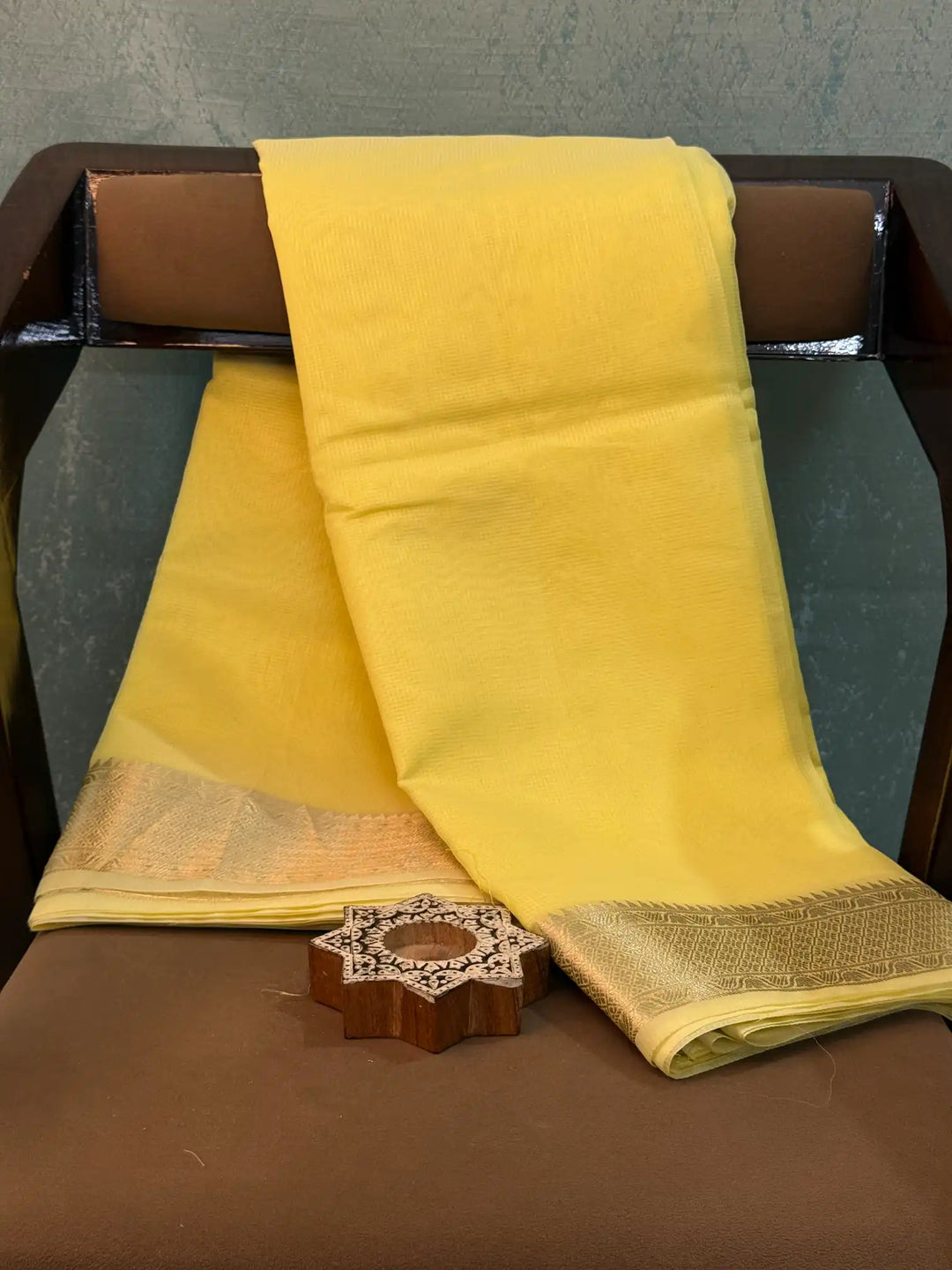 Contemporary Weave Kora Tissue Silk Banarasi Saree