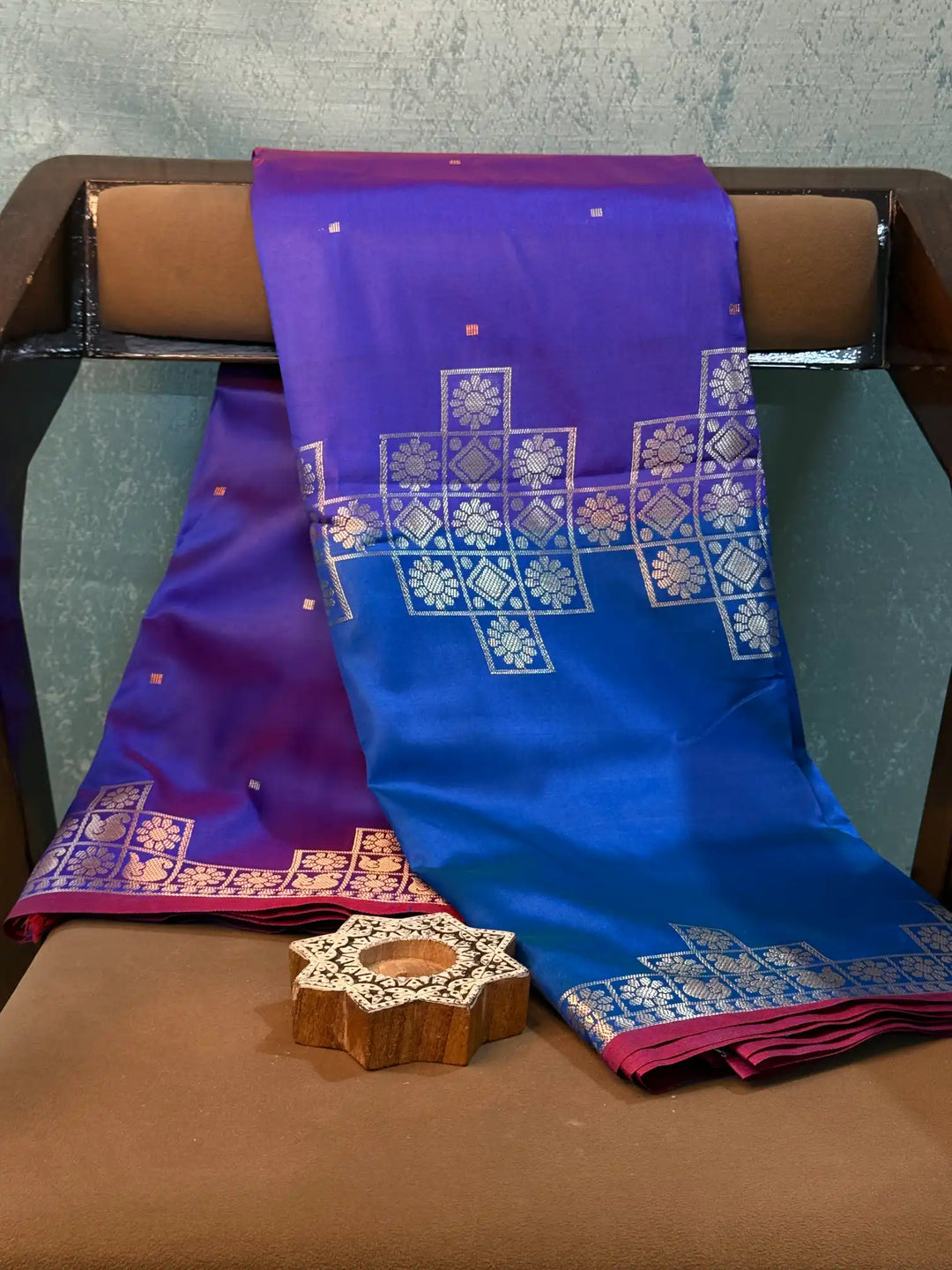 Contemporary Weave Kora Tissue Silk Banarasi Saree