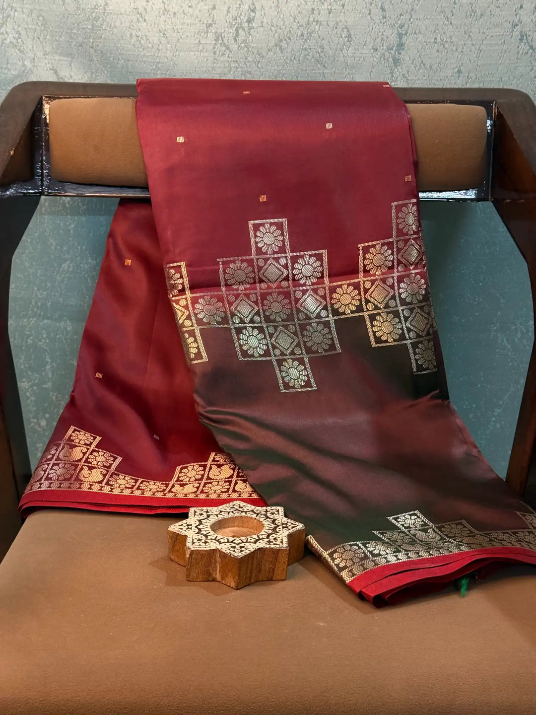 Contemporary Weave Kora Tissue Silk Banarasi Saree