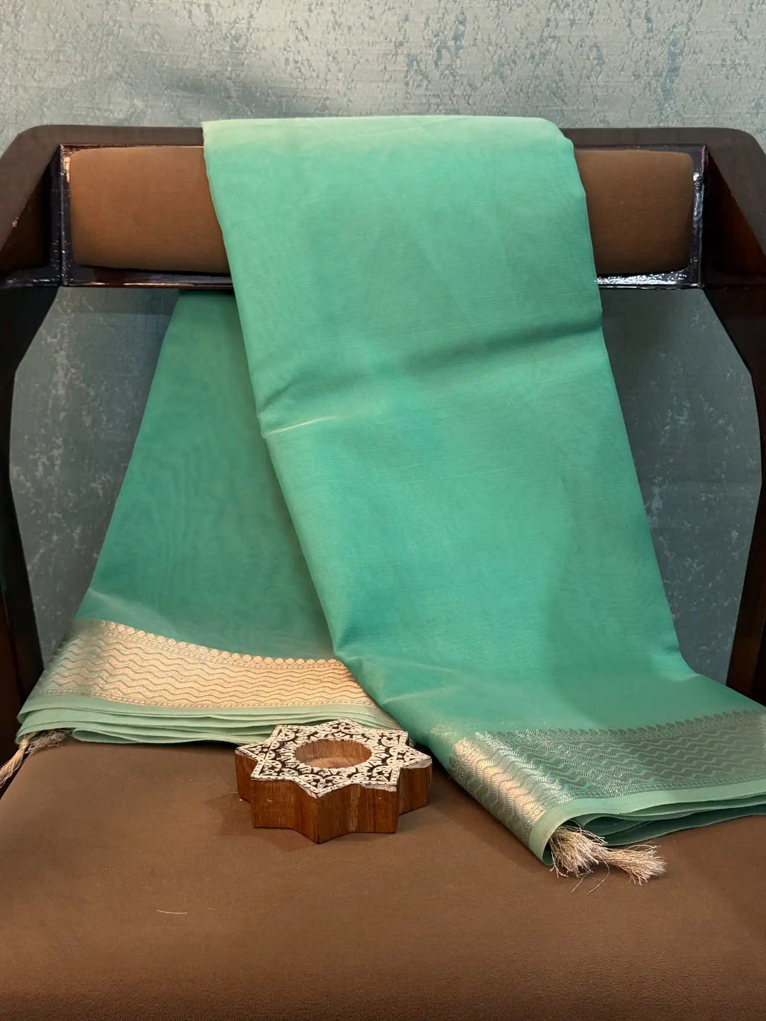 Contemporary Weave Kora Tissue Silk Banarasi Saree