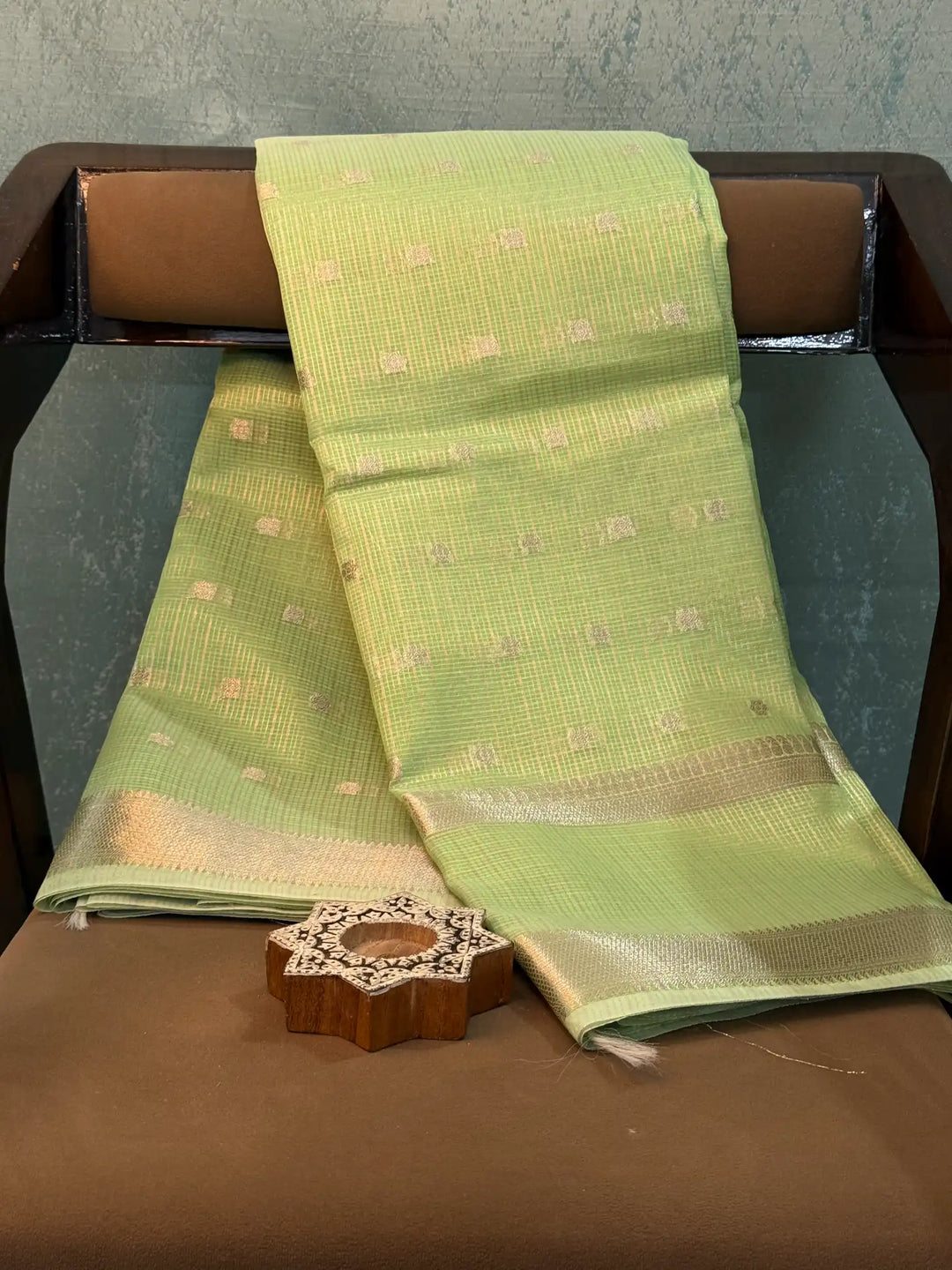 Contemporary Weave Kora Tissue Silk Banarasi Saree