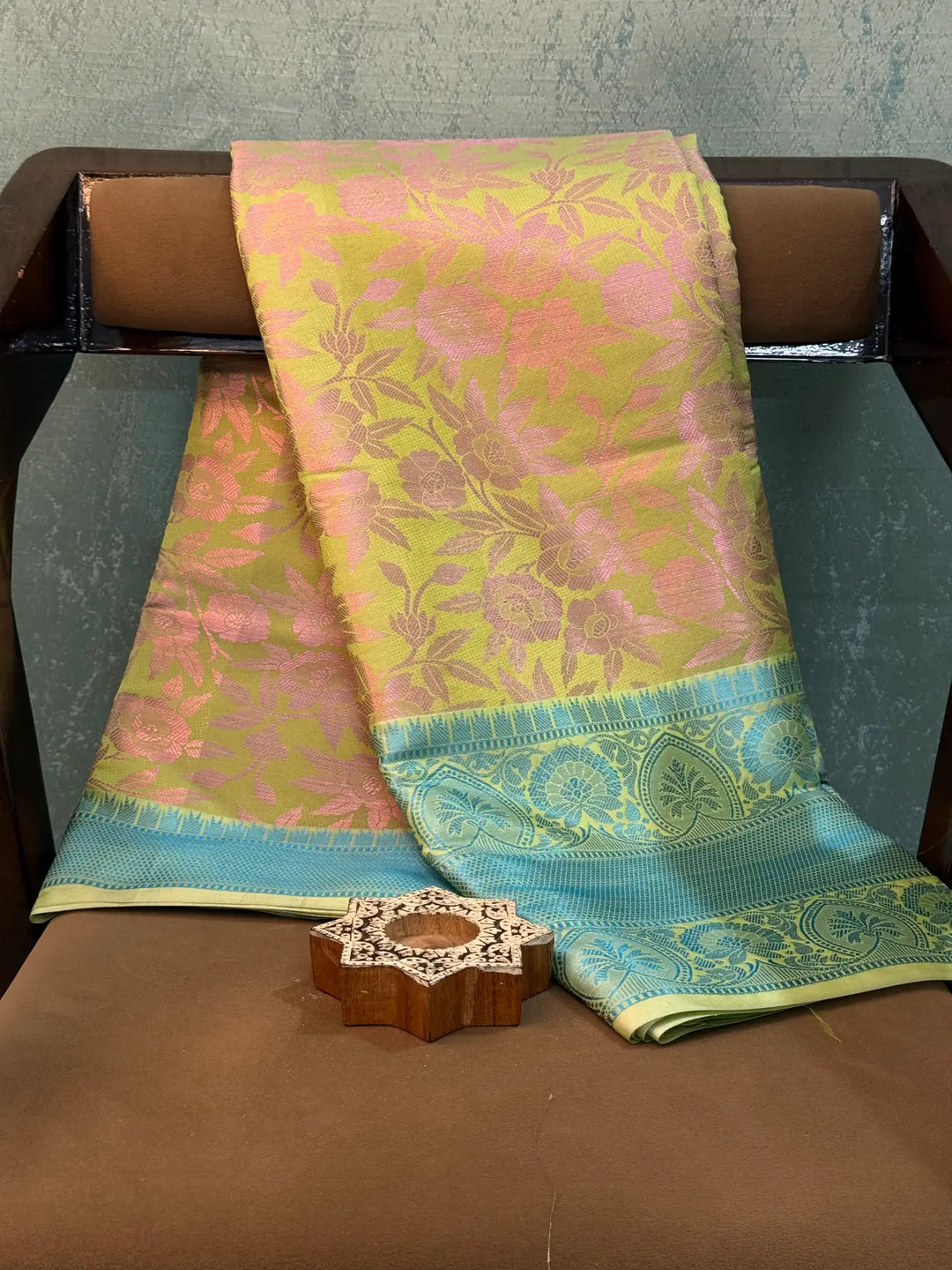Eccentric Weave Softsilk Traditional Banarasi Saree