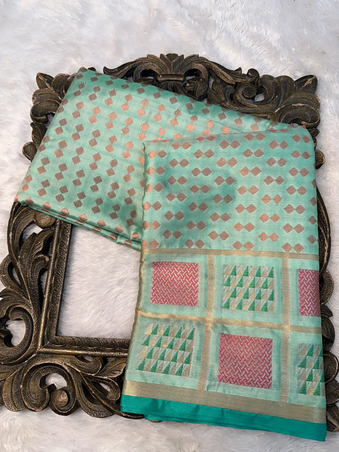Contemporary Weave Kora Tissue Silk Banarasi Saree