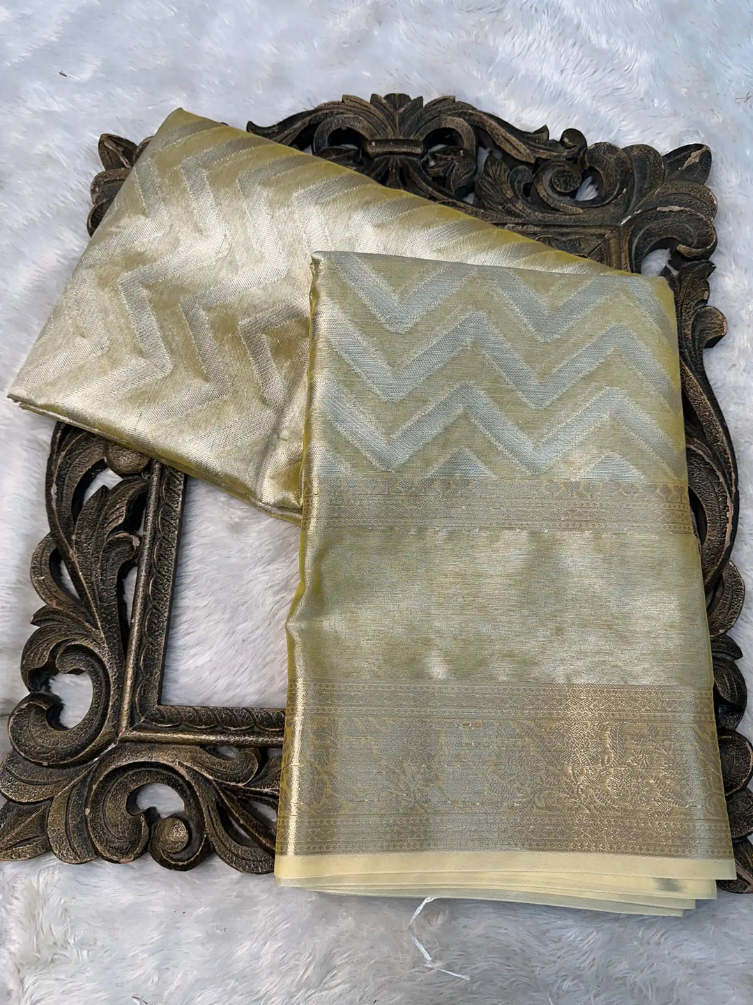 Eccentric Weave Softsilk Traditional Banarasi Saree