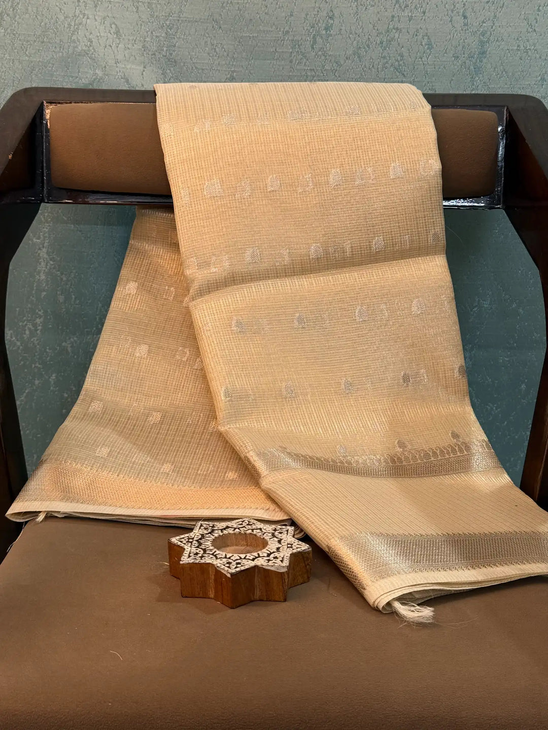 Contemporary Weave Kora Tissue Silk Banarasi Saree