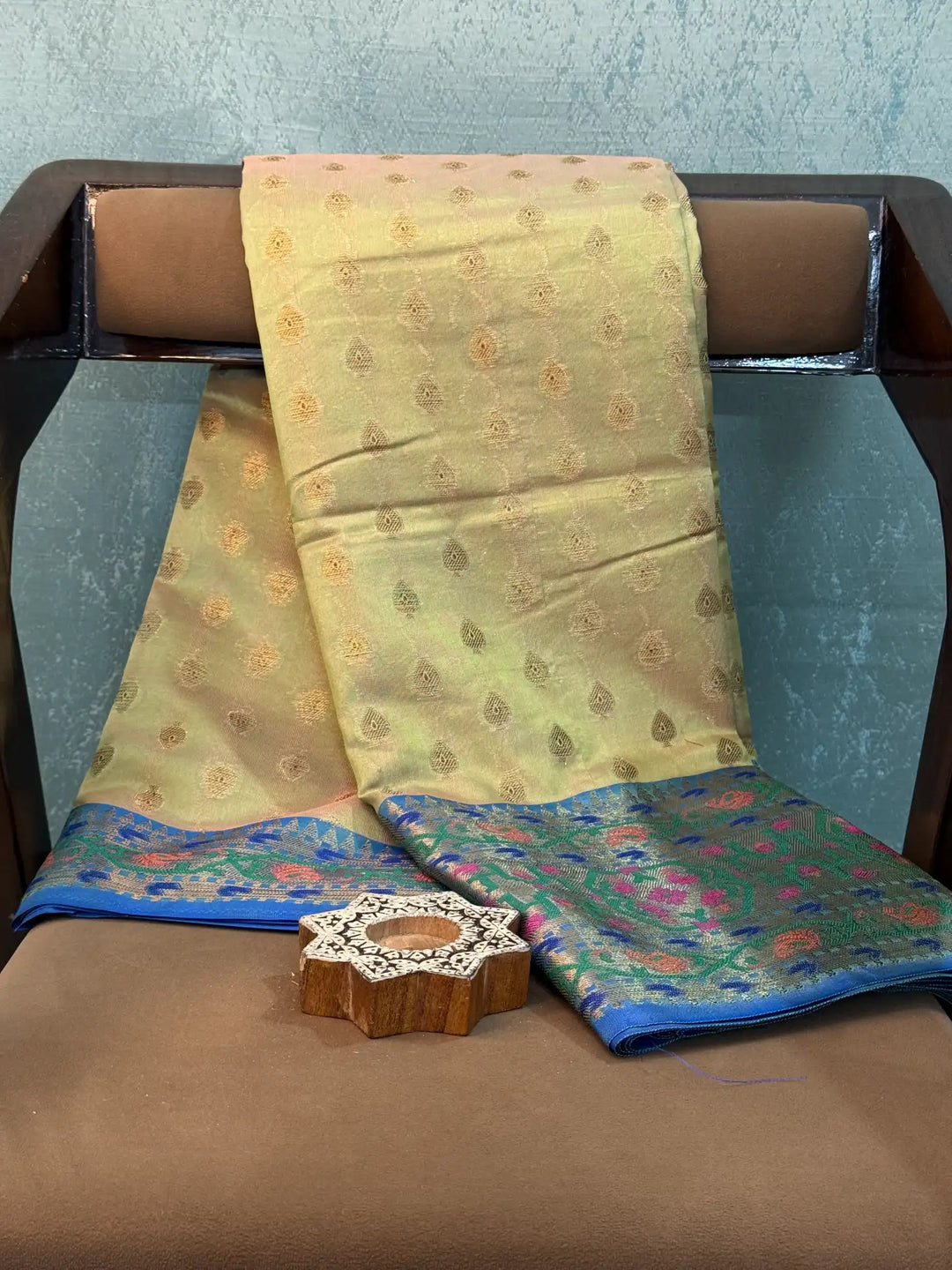 Eccentric Weave Softsilk Traditional Banarasi Saree