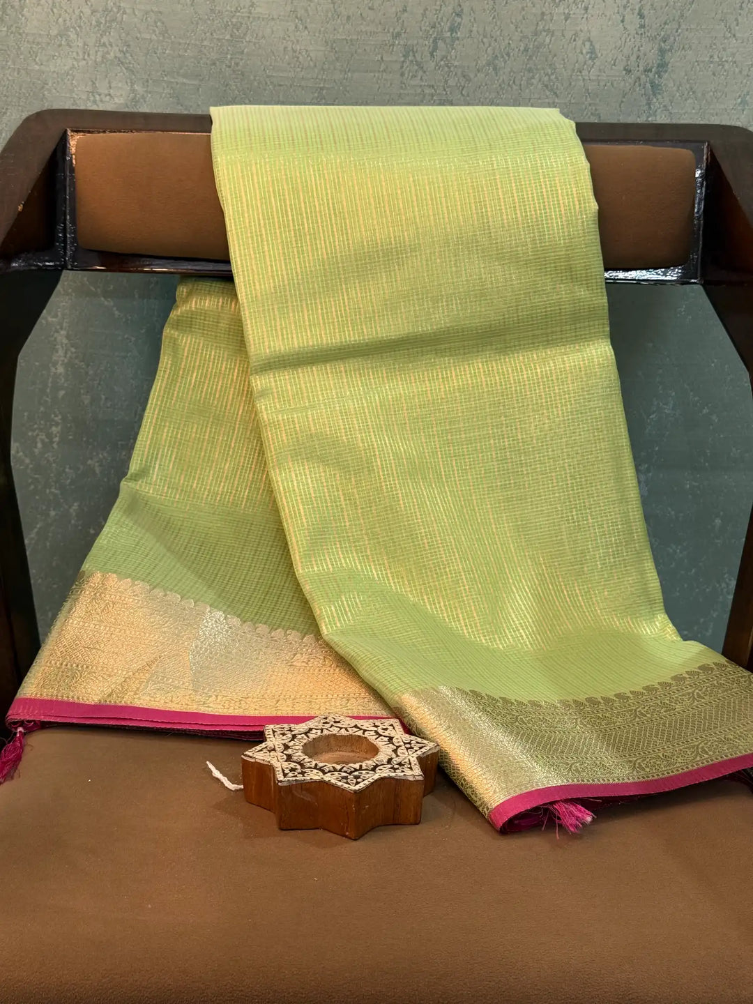 Contemporary Weave Kora Tissue Silk Banarasi Saree