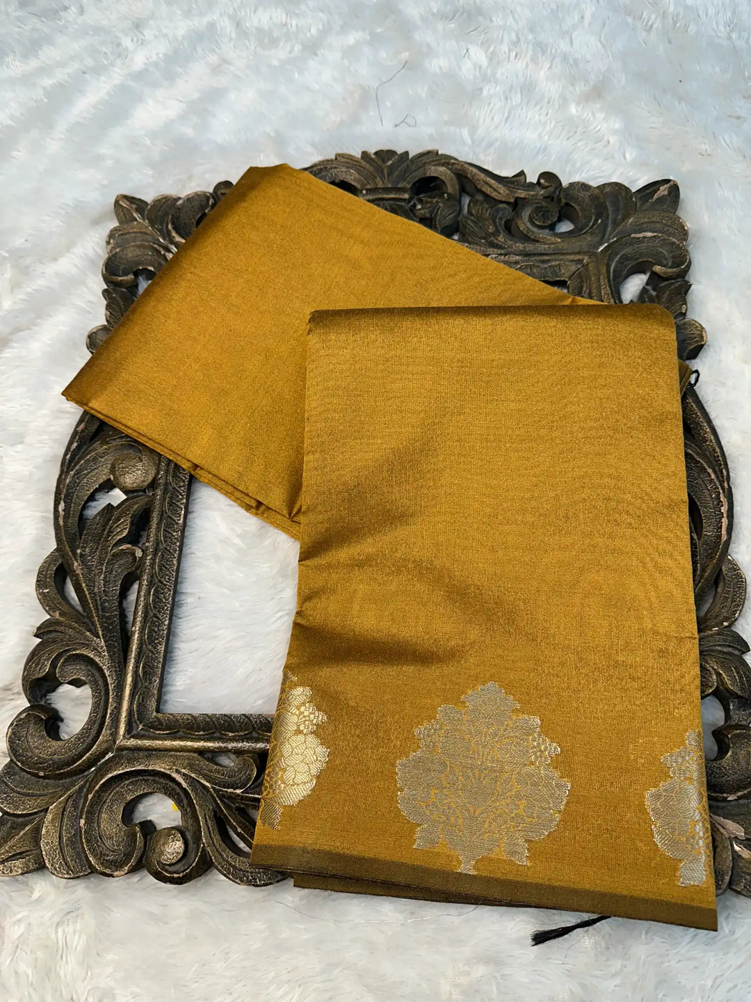 Contemporary Weave Kora Tissue Silk Banarasi Saree