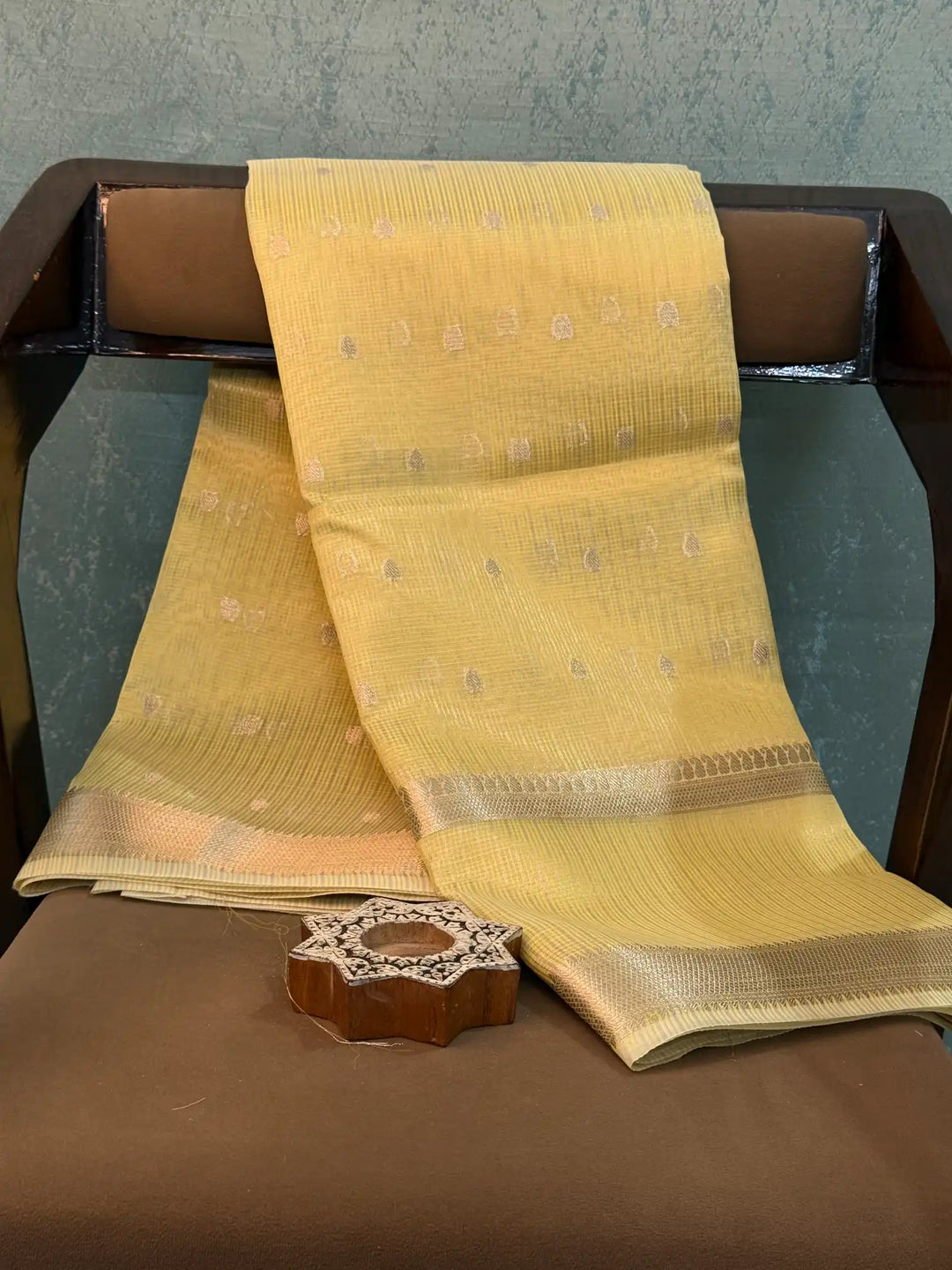 Contemporary Weave Kora Tissue Silk Banarasi Saree