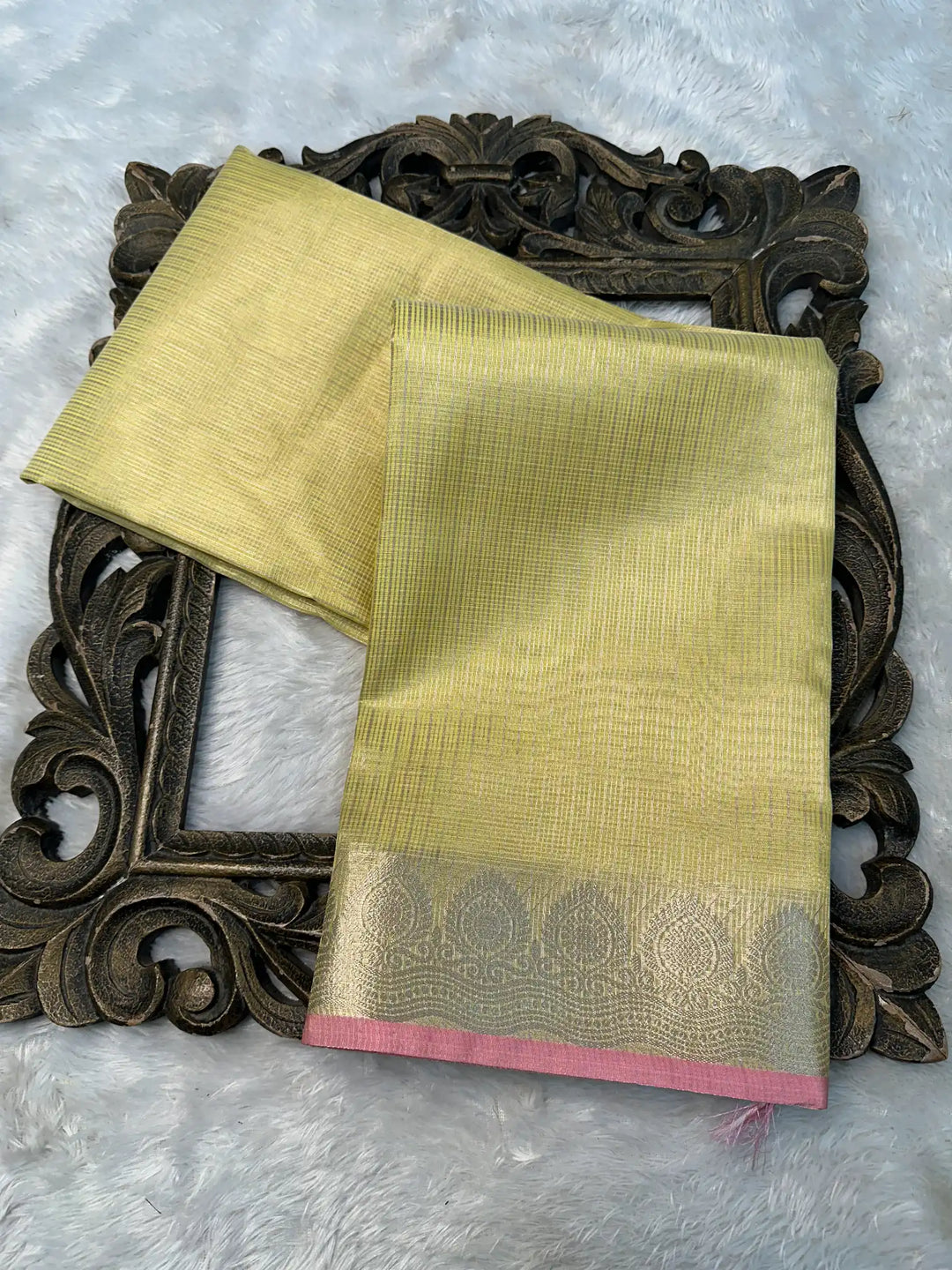 Eccentric Weave Softsilk Traditional Banarasi Saree