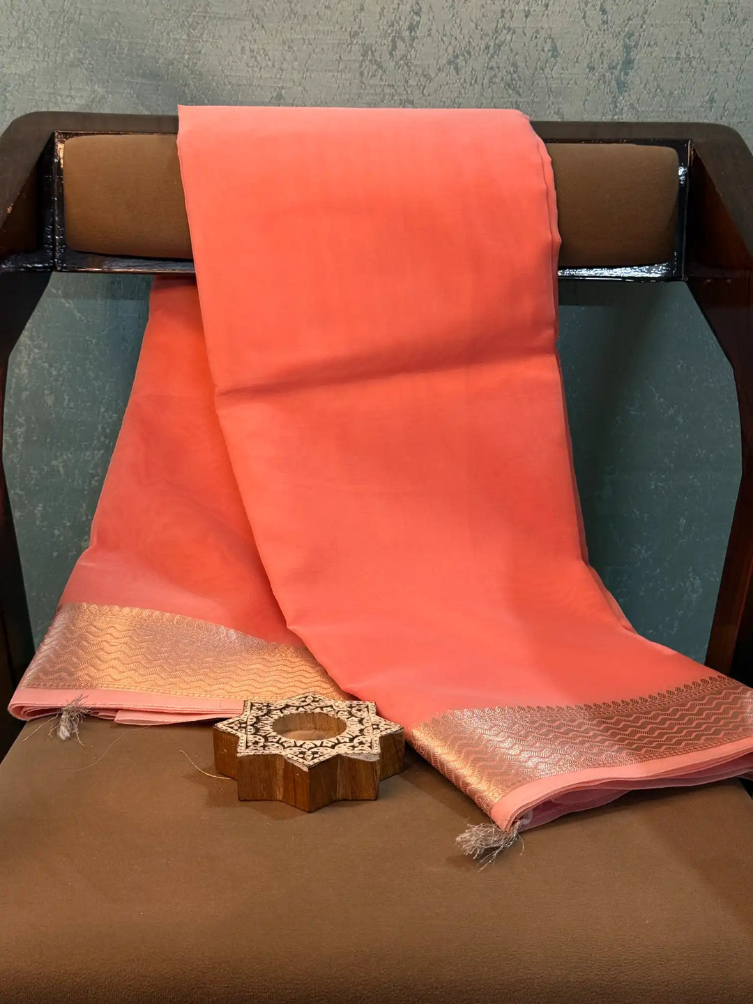 Contemporary Weave Kora Tissue Silk Banarasi Saree