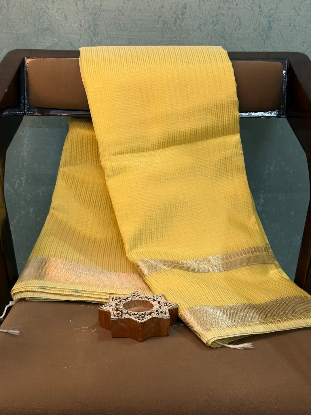 Contemporary Weave Kora Tissue Silk Banarasi Saree