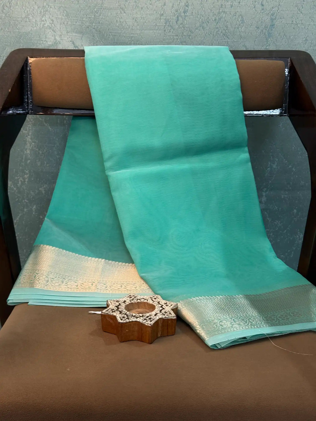 Contemporary Weave Kora Tissue Silk Banarasi Saree