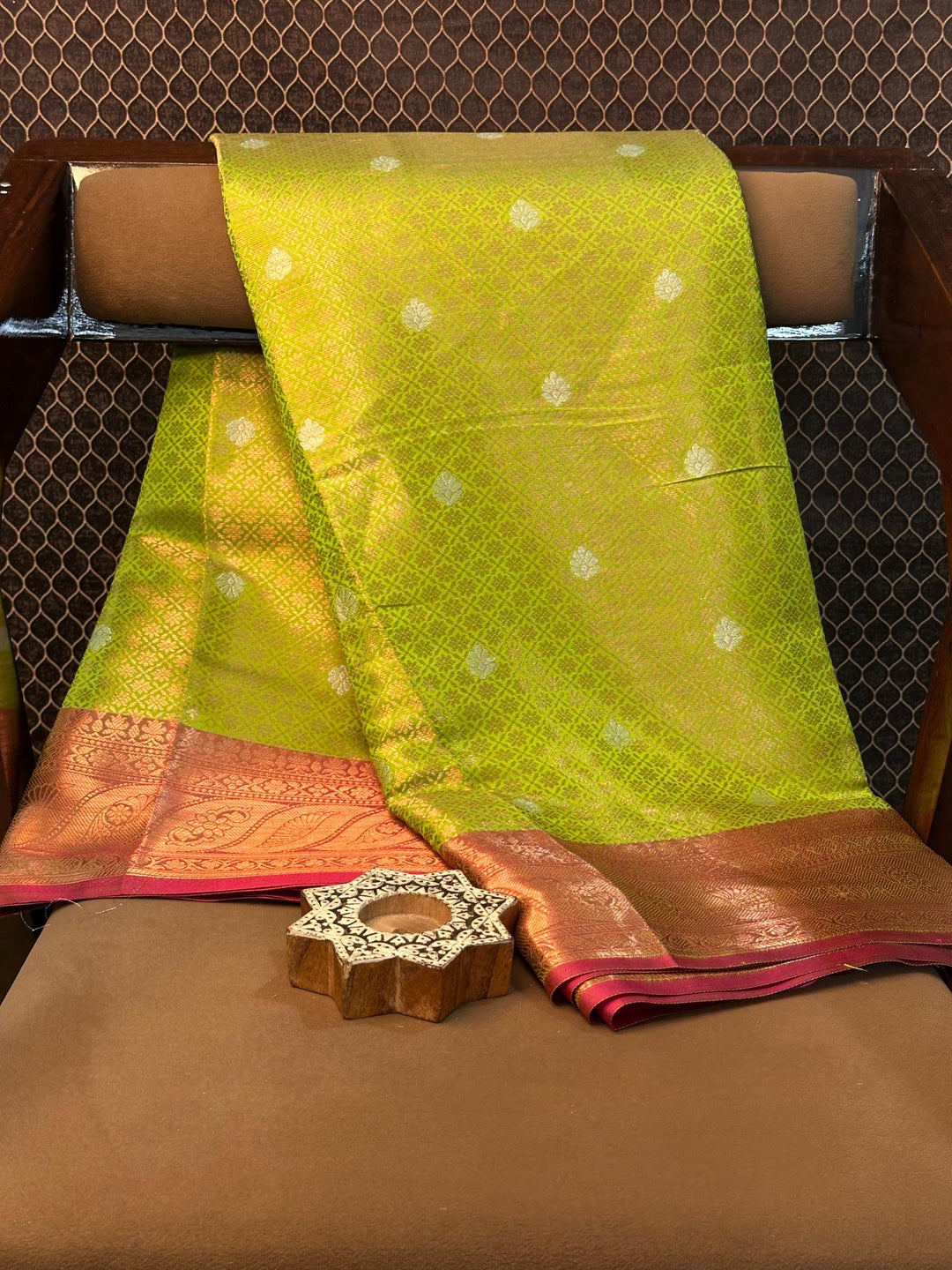 Eccentric Zari Weave Softsilk Banarasi Saree