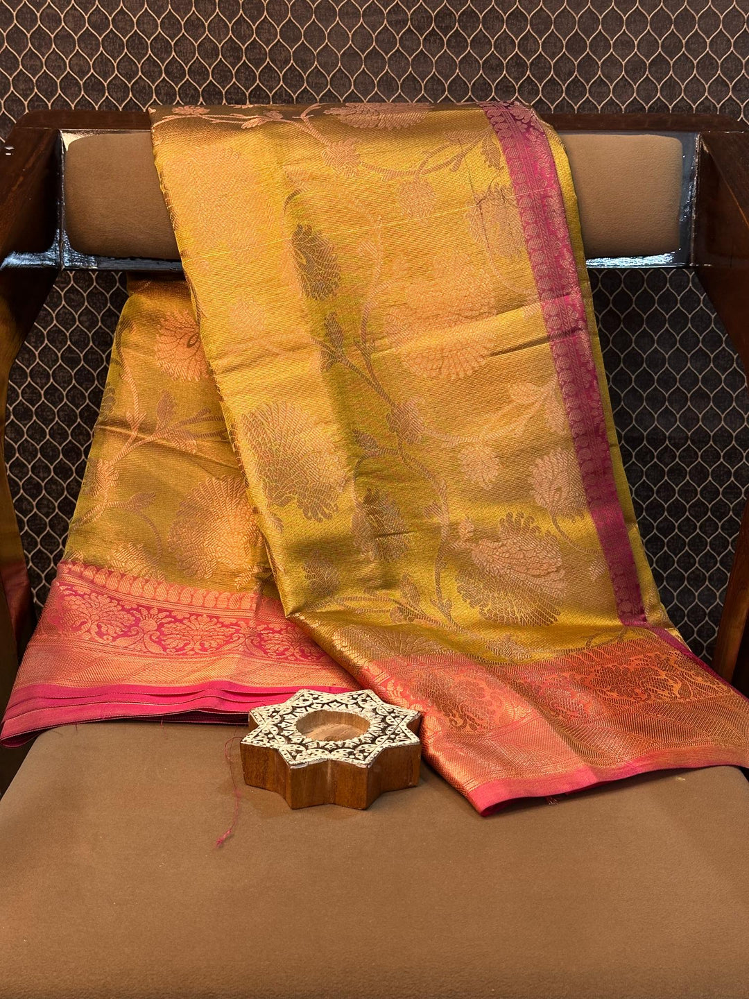 Eccentric Zari Weave Softsilk Banarasi Saree