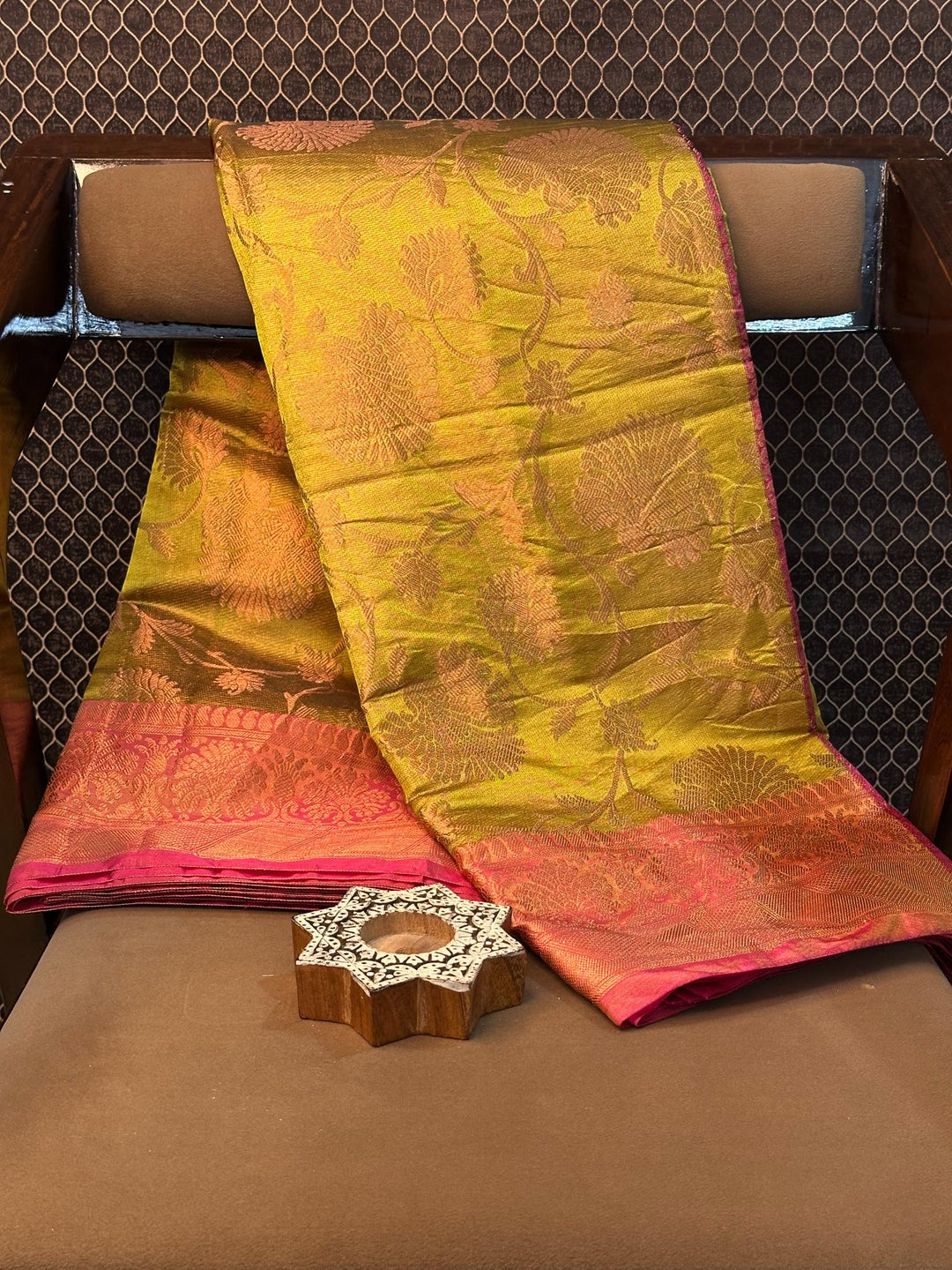 Eccentric Zari Weave Softsilk Heritage Banarasi Saree