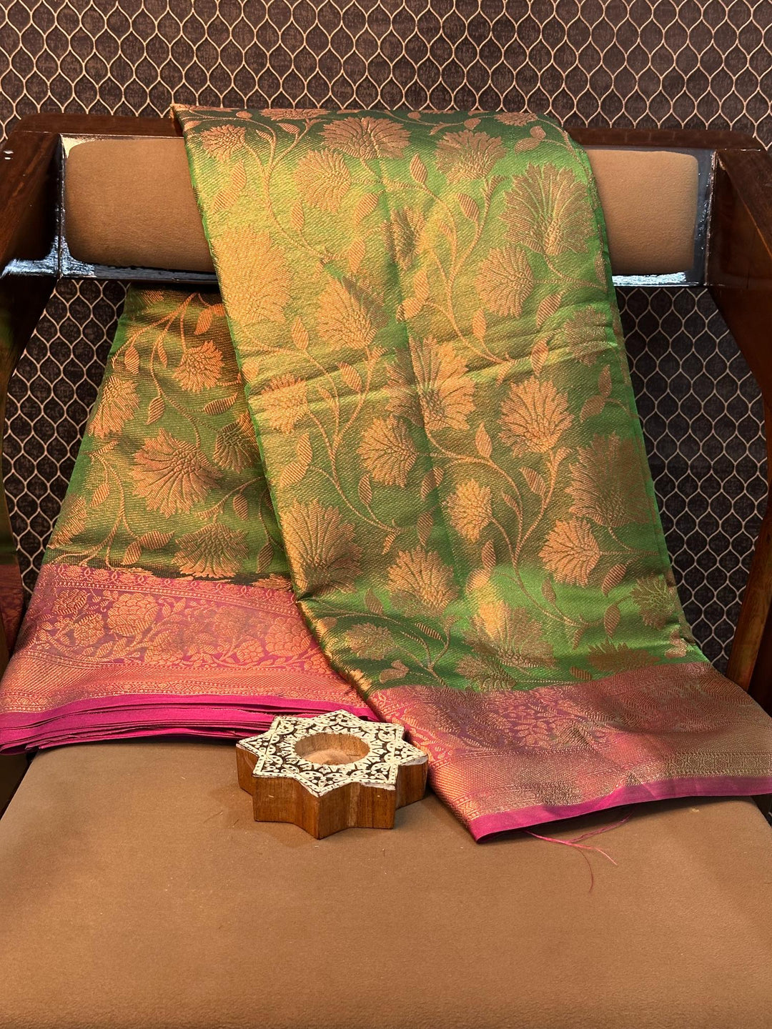 Eccentric Zari Weave Softsilk Banarasi Saree