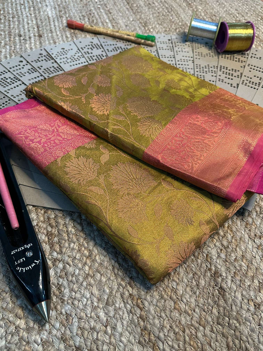 Eccentric Weave Softsilk Traditional Banarasi Saree