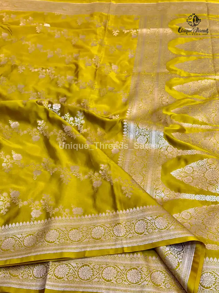 Mehandi Green Mashru Katan Silk Leheriya Weave Banarasi Saree