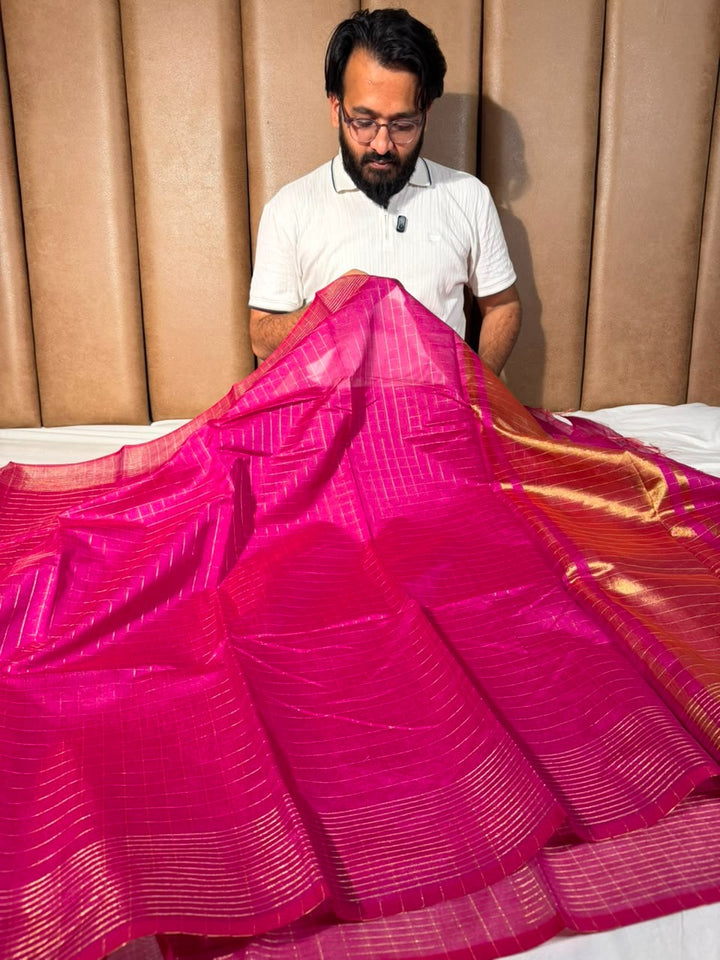Dark Rani Checks Weave Soft Cotton Saree
