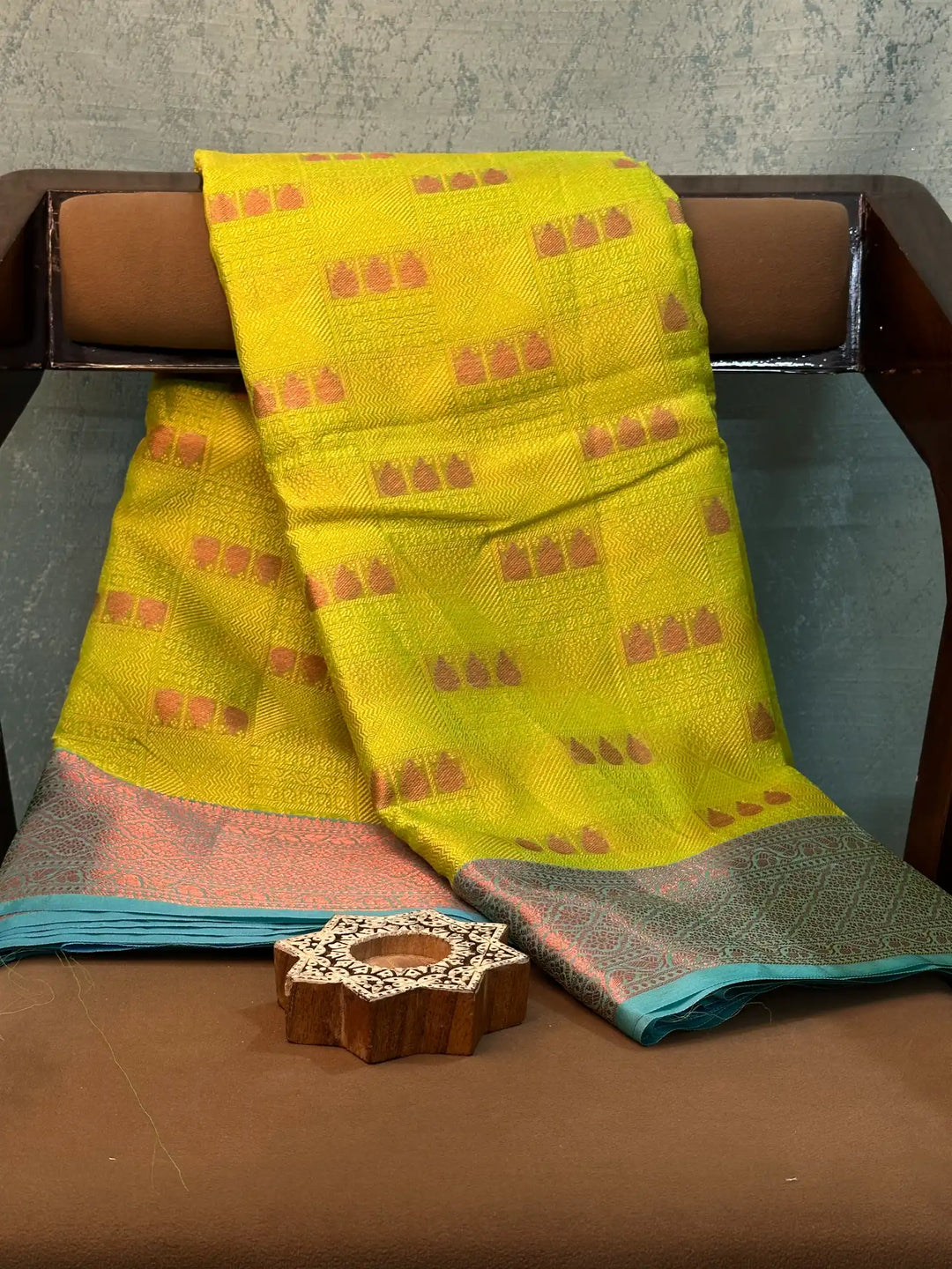 Eccentric Weave Softsilk Traditional Banarasi Saree