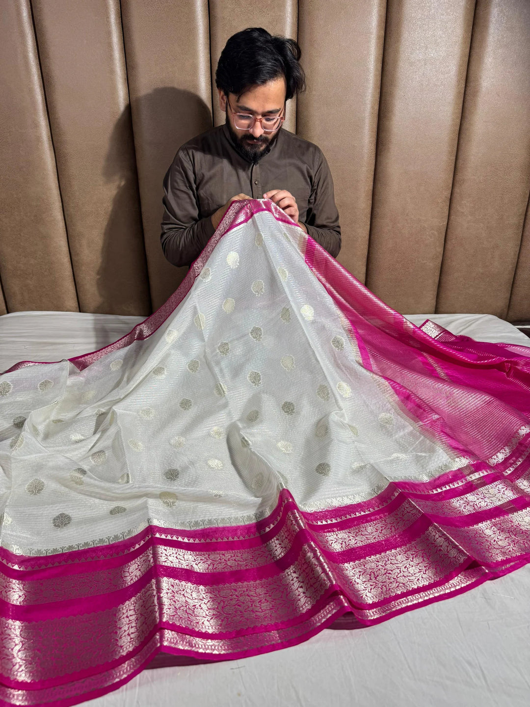 summer friendly cream with contrast rich border and pallu 