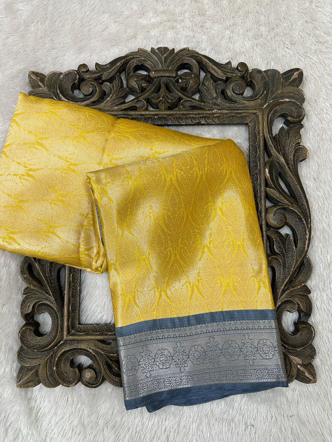Contemporary Weave Kora Tissue Silk Banarasi Saree
