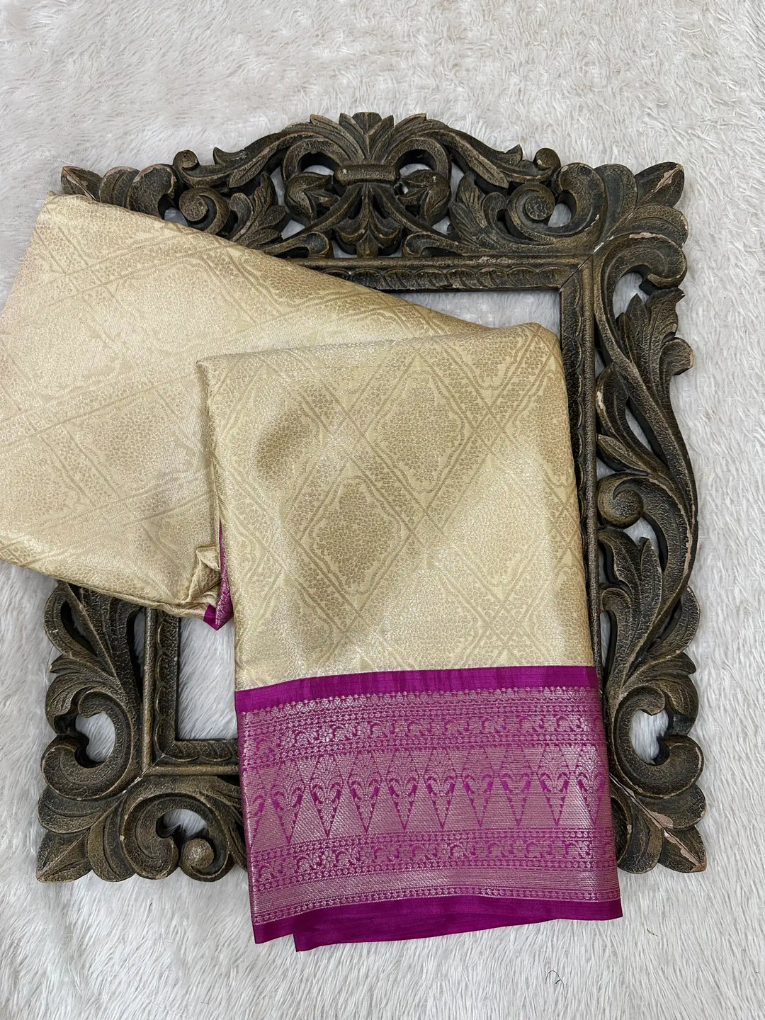 Contemporary Weave Kora Tissue Silk Banarasi Saree
