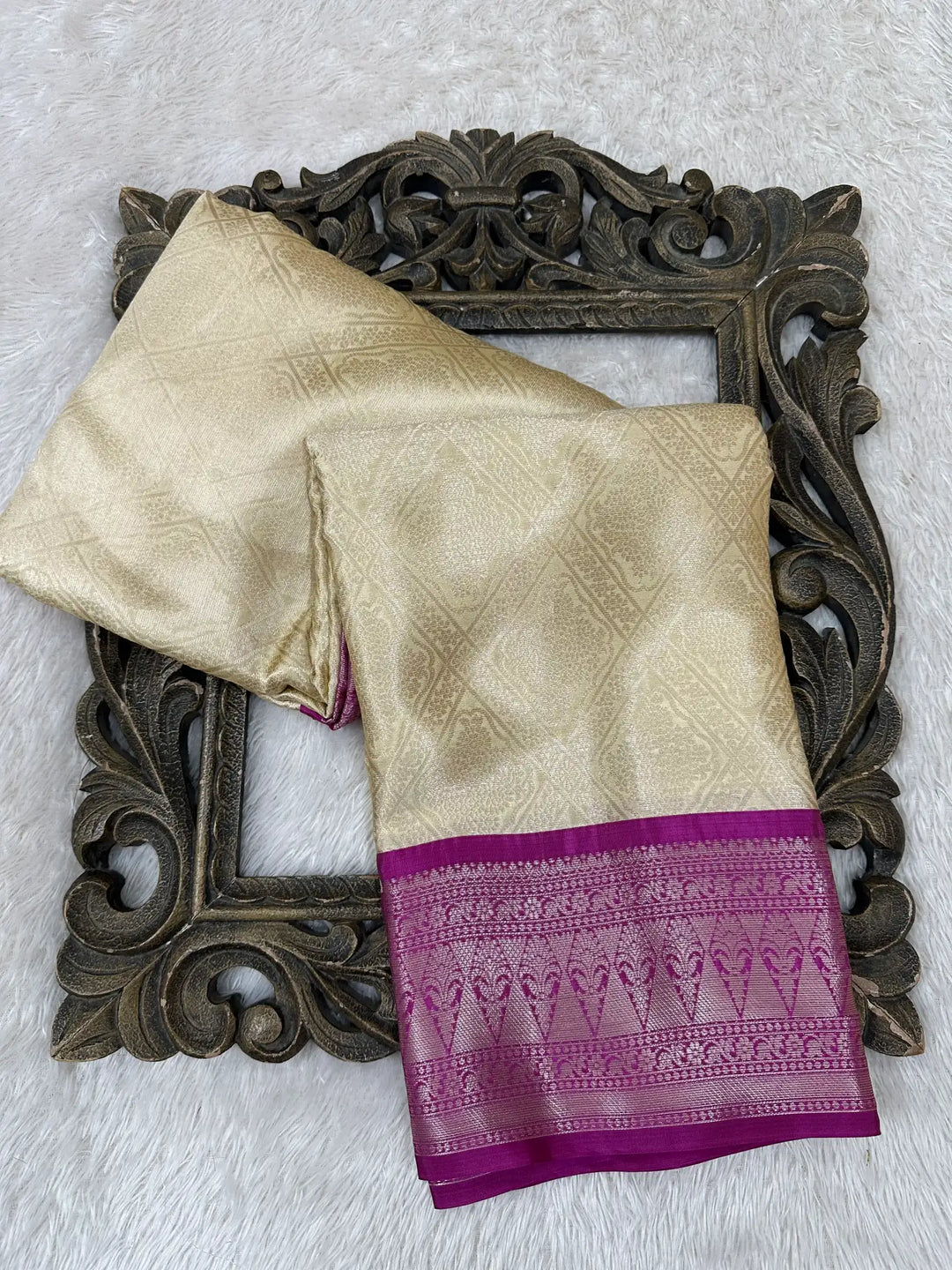 Contemporary Weave Kora Tissue Silk Banarasi Saree
