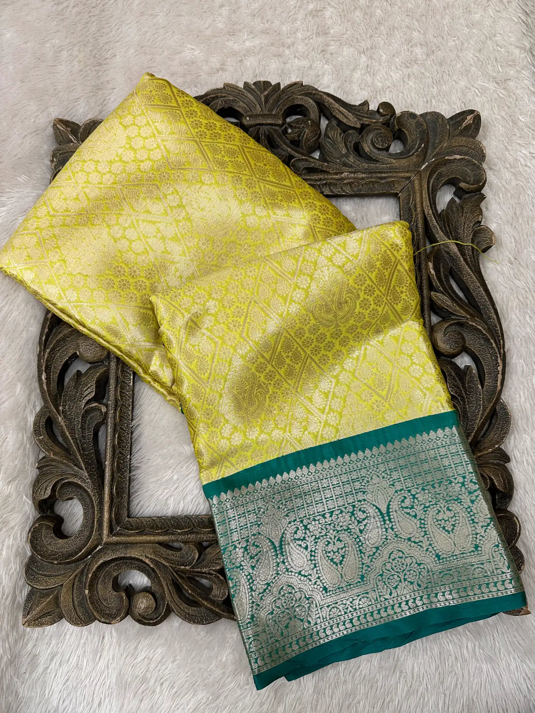 Contemporary Weave Kora Tissue Silk Banarasi Saree