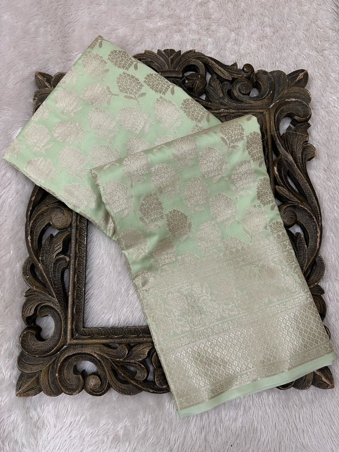 Contemporary Weave Kora Tissue Silk Banarasi Saree