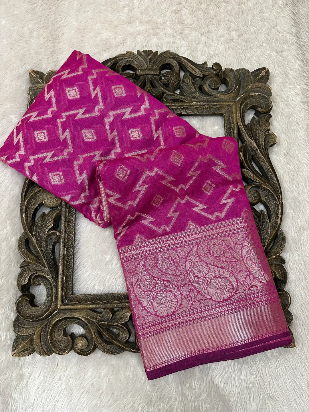 Contemporary Weave Kora Tissue Silk Banarasi Saree